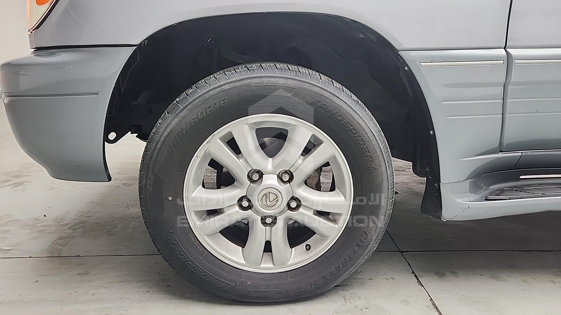2005 LEXUS LX 470 VIN: JTJHT00W953550346