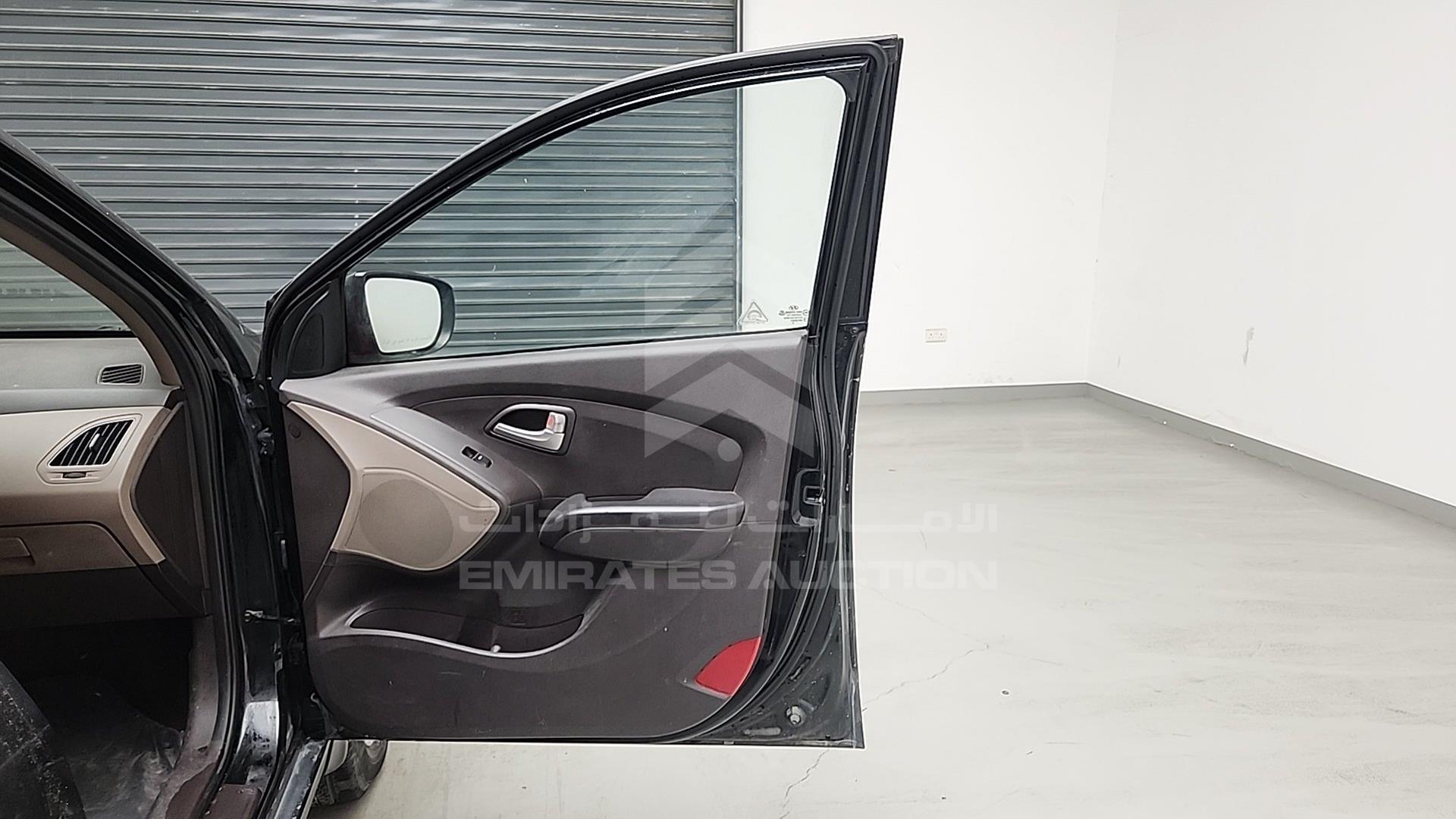 2013 HYUNDAI TUCSON VIN: KMHJT81BXDU630516