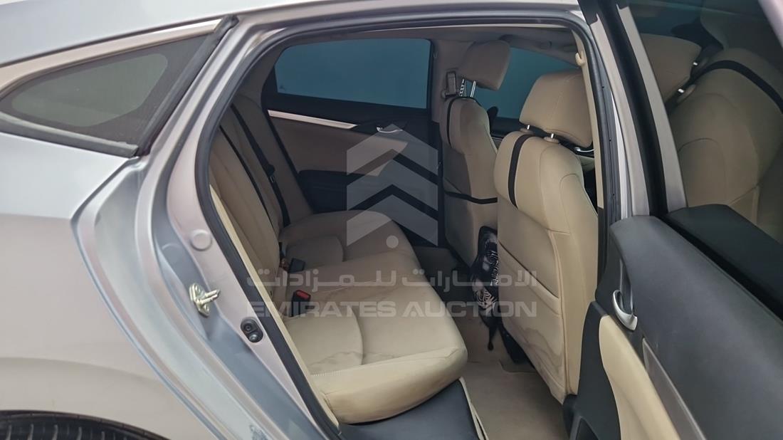 هوندا سيفيك 2021 — زاوية الراكب الخلفي اليمنى — صورة 25