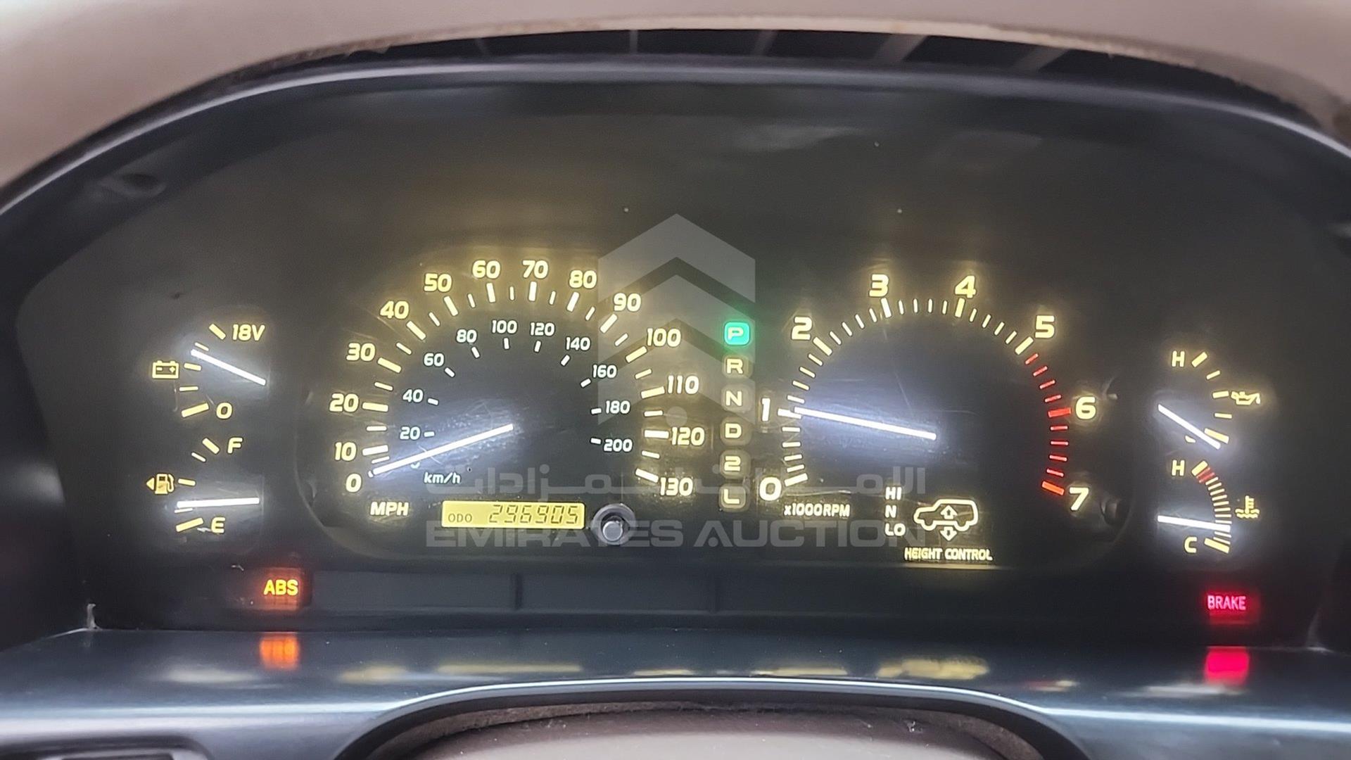 2001 LEXUS LX 470 VIN: JTJHT00W513501087