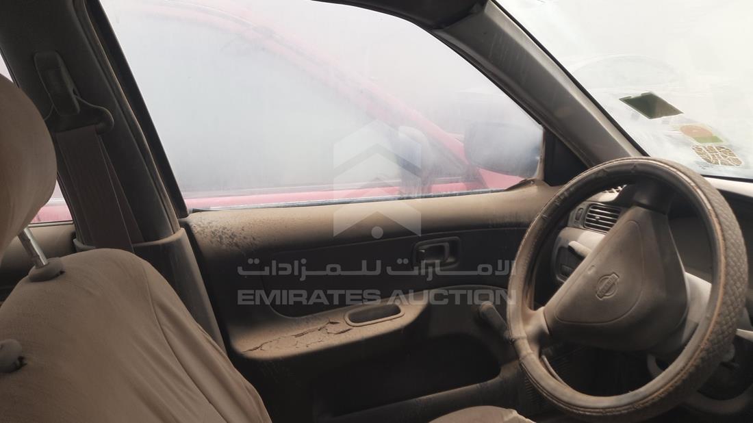 نيسان صني 1999 — الباب الأمامي الأيسر — صورة 19