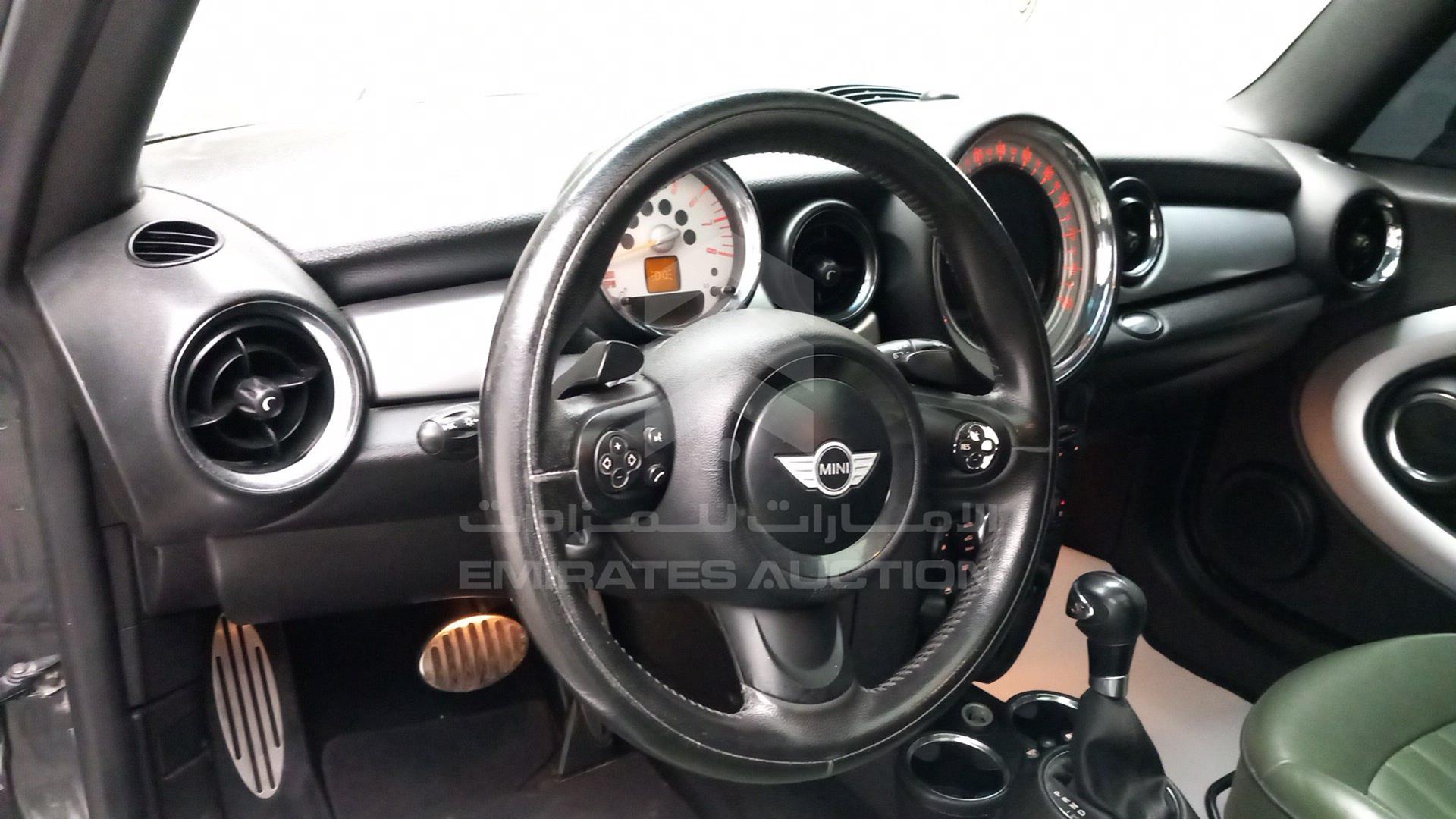 2011 MINI COOPER S VIN: WMWSV3107BTY67162