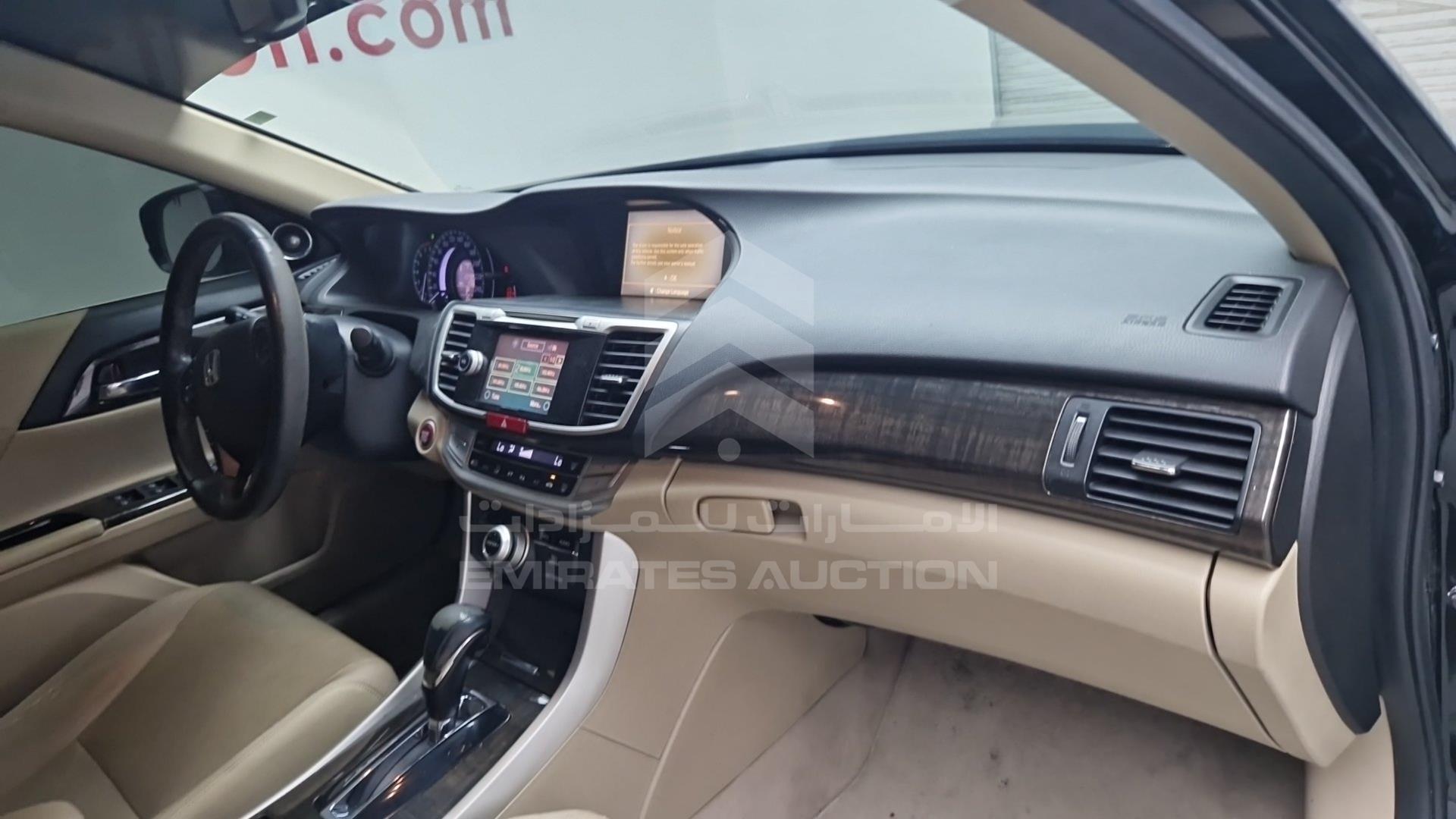 2016 HONDA ACCORD VIN: LUCCR2669G3407975