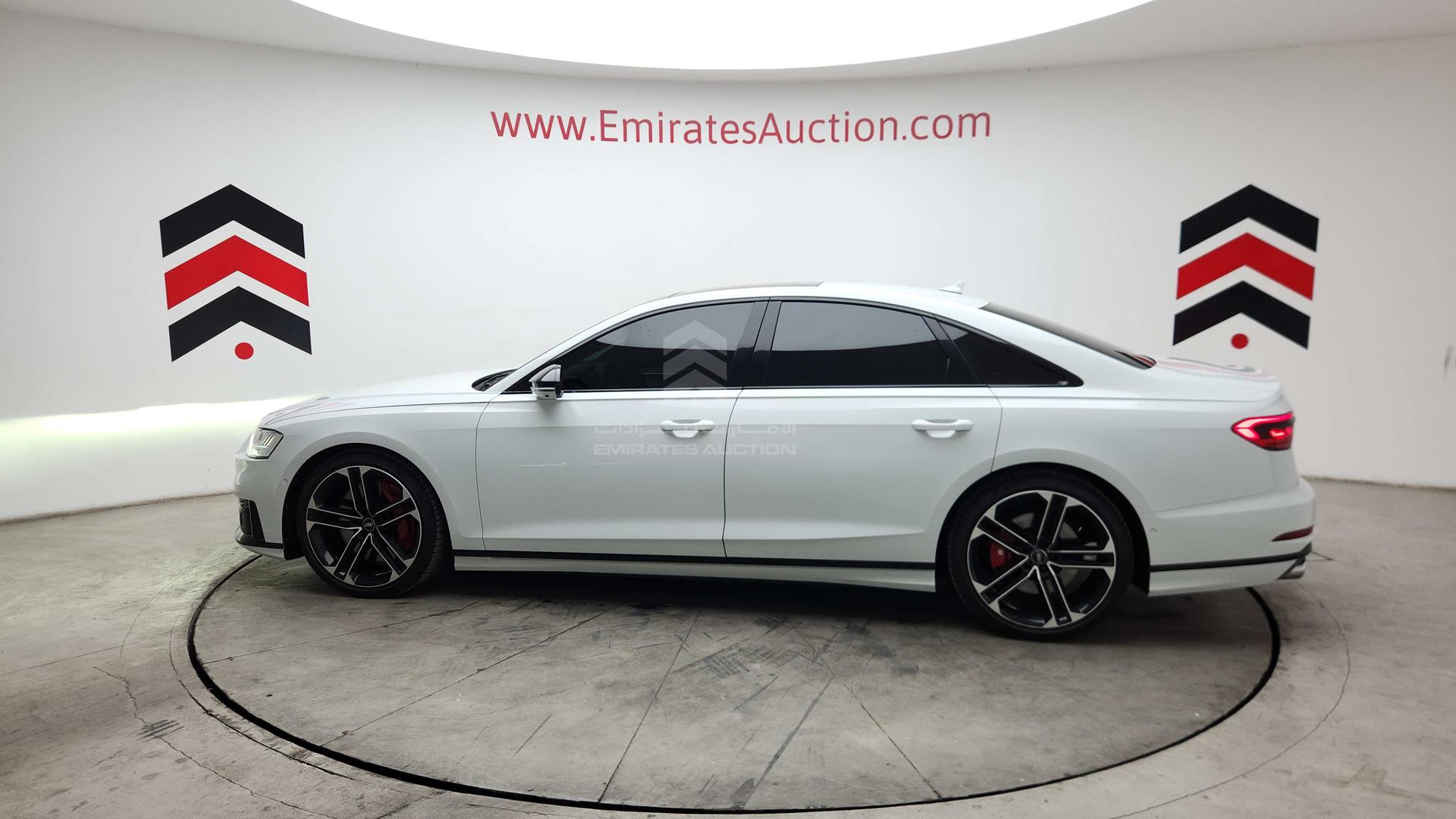 2020 AUDI S8 VIN: WAUZZZF85LN013510