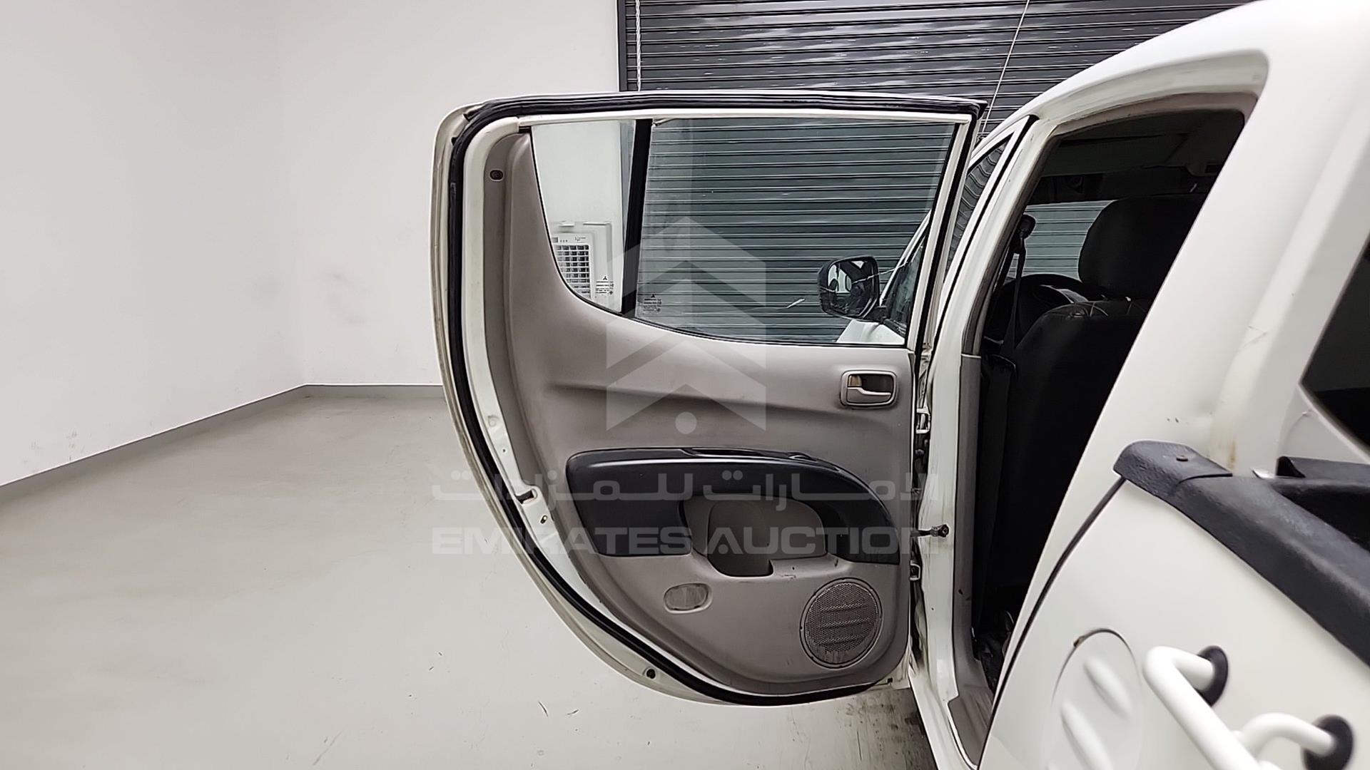2013 MITSUBISHI L 200 VIN: MMBJNKA50DD007070