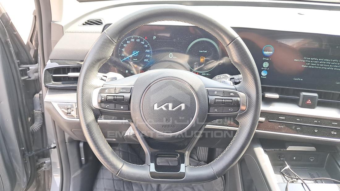 2025 Kia Sportage — Steering & Mounted Controls — Photo 14