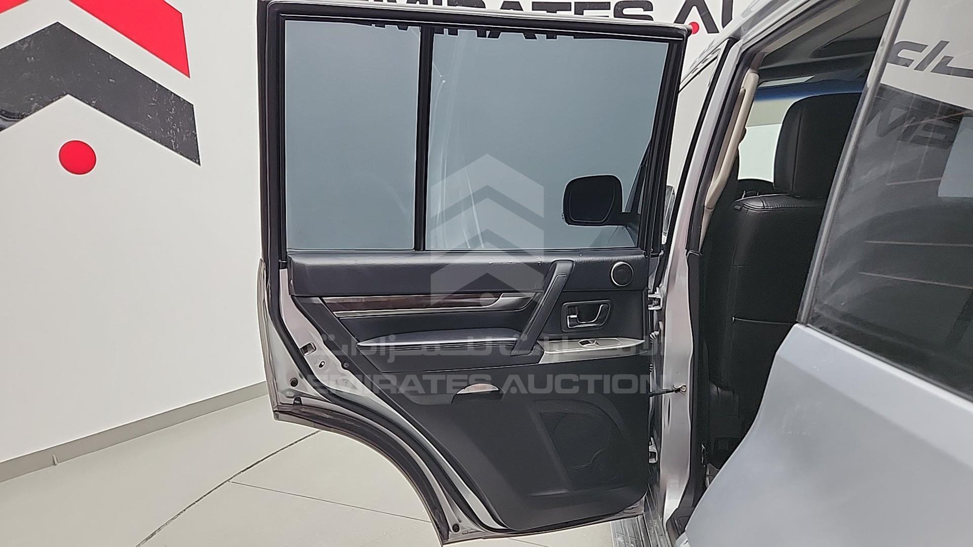 2012 MITSUBISHI PAJERO VIN: JMYLRV95WCJ703378