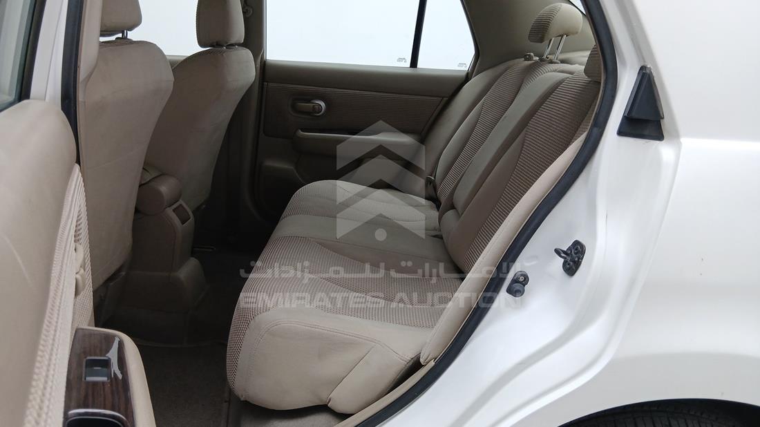 نيسان تيدا 2012 — زاوية الراكب الخلفي اليسرى — صورة 20
