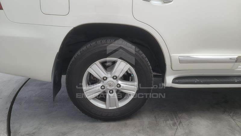 JTMHU09J5F4120610 Auction: EmiratesAuction Lot: 409010 JTMHU09J5F4120610 Toyota Land Cruiser 2015 WHITE Photo 40