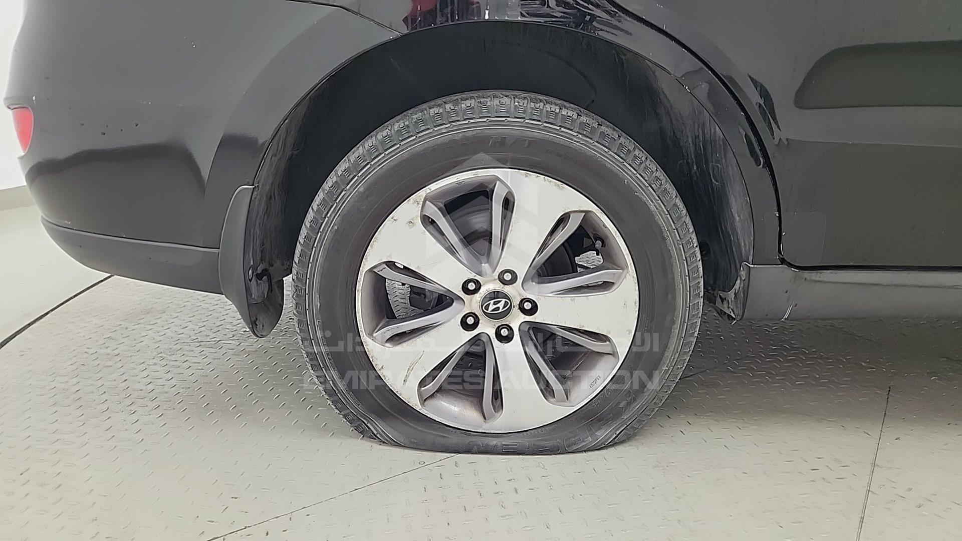 2012 HYUNDAI SANTA FE VIN: KMHSH81G8CU870180