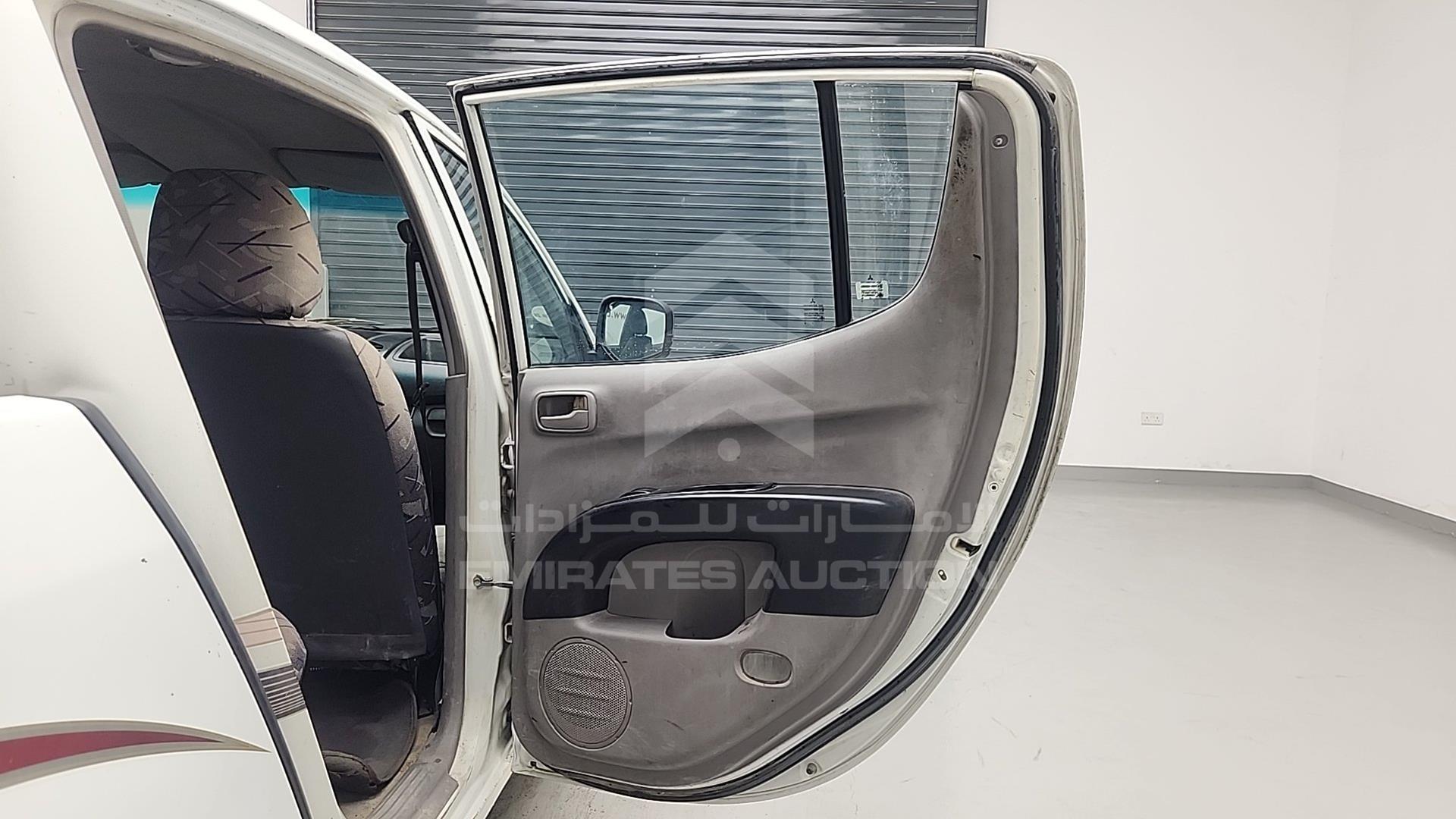 2011 MITSUBISHI L 200 VIN: MMBJNKA50BD020626
