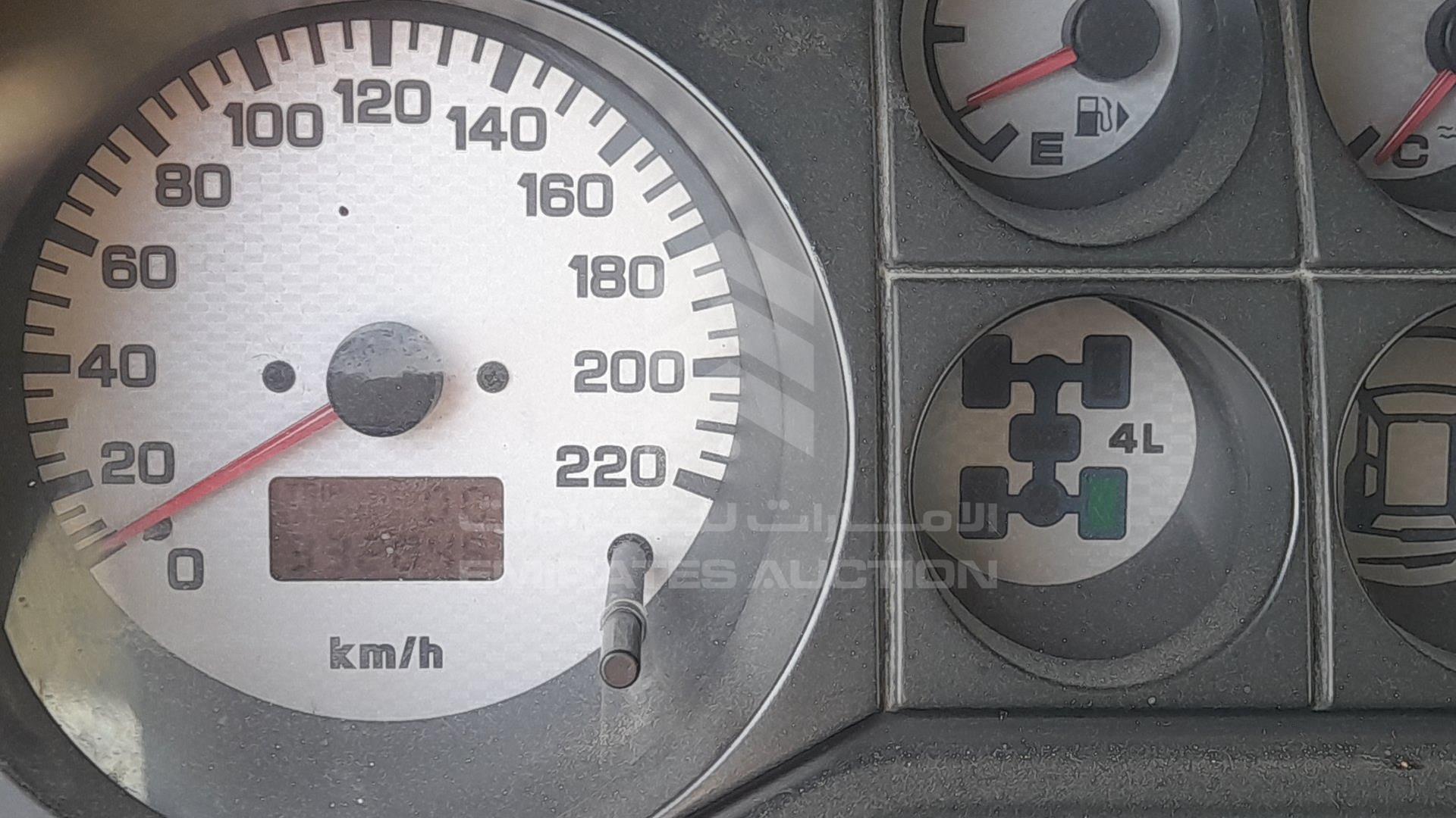 2005 MITSUBISHI PAJERO VIN: JMYMYV67W5J705237
