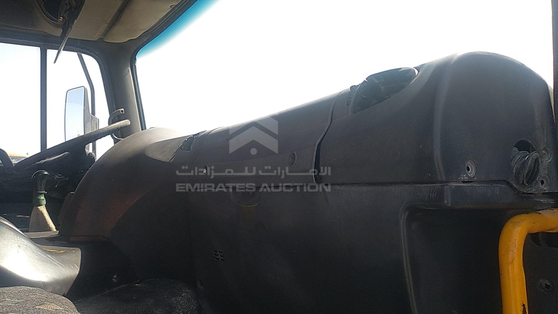 2000 HYUNDAI --- VIN: KMFDA19CPYC005650
