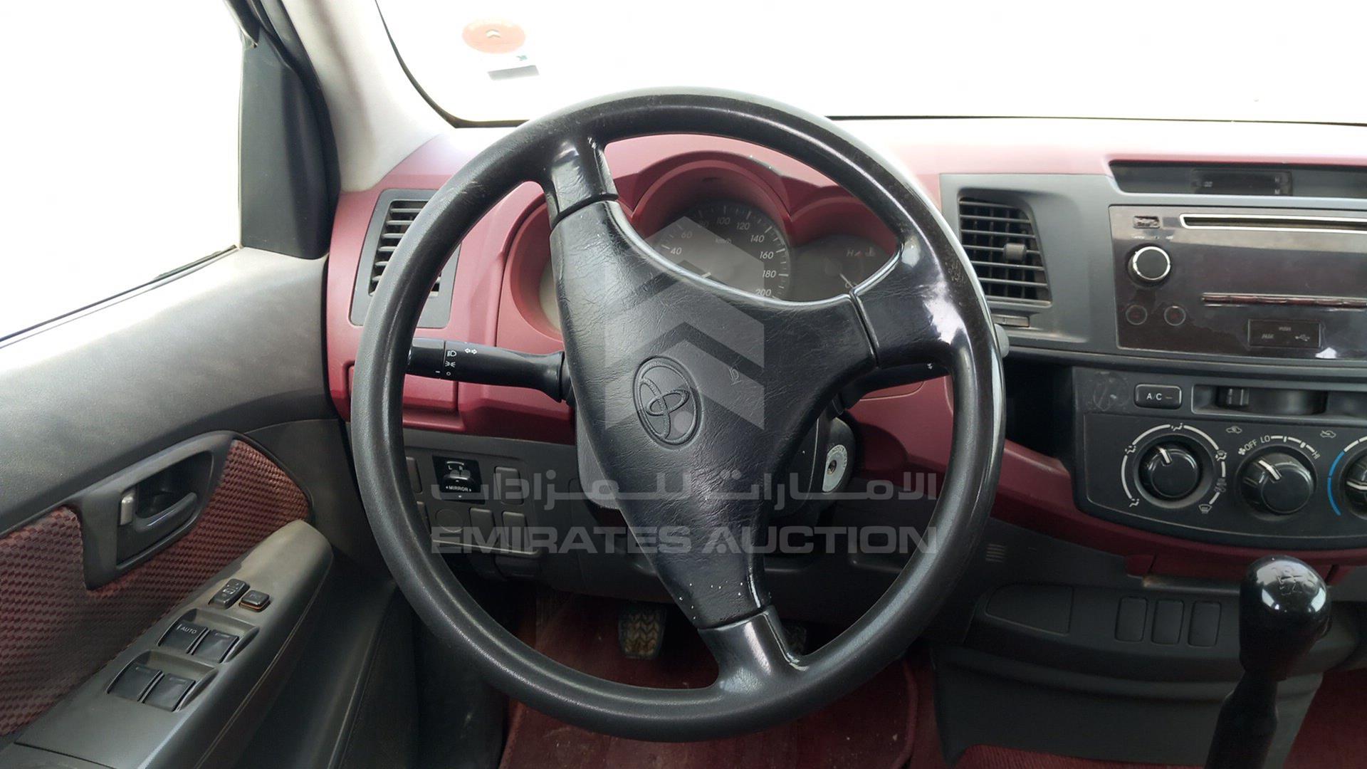 2015 TOYOTA HILUX VIN: MR0EW12G9F3032359