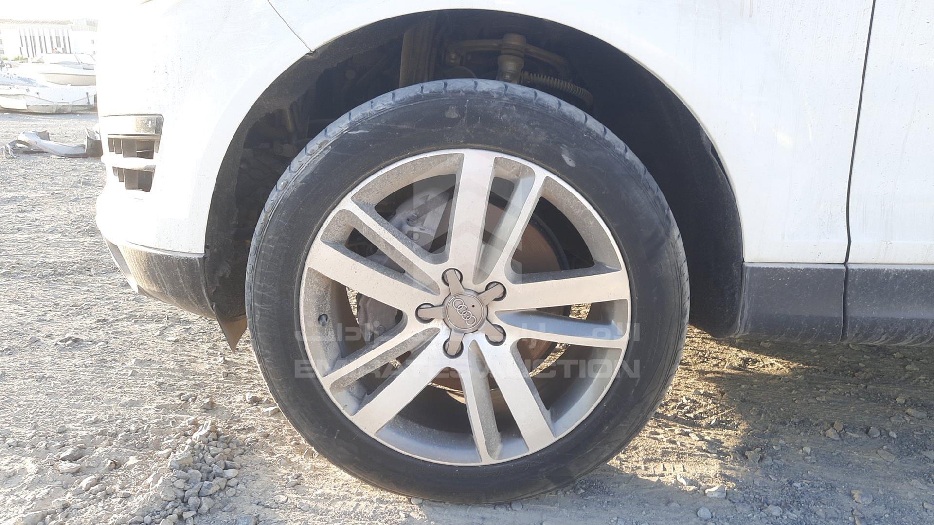 2011 AUDI Q7 VIN: WAUAGD4LXBD002021
