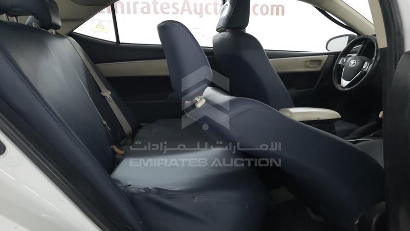 RKLBB9HEXH5193248 Auction: EmiratesAuction Lot: 404124 RKLBB9HEXH5193248 Toyota Corolla 2017 WHITE Photo 20