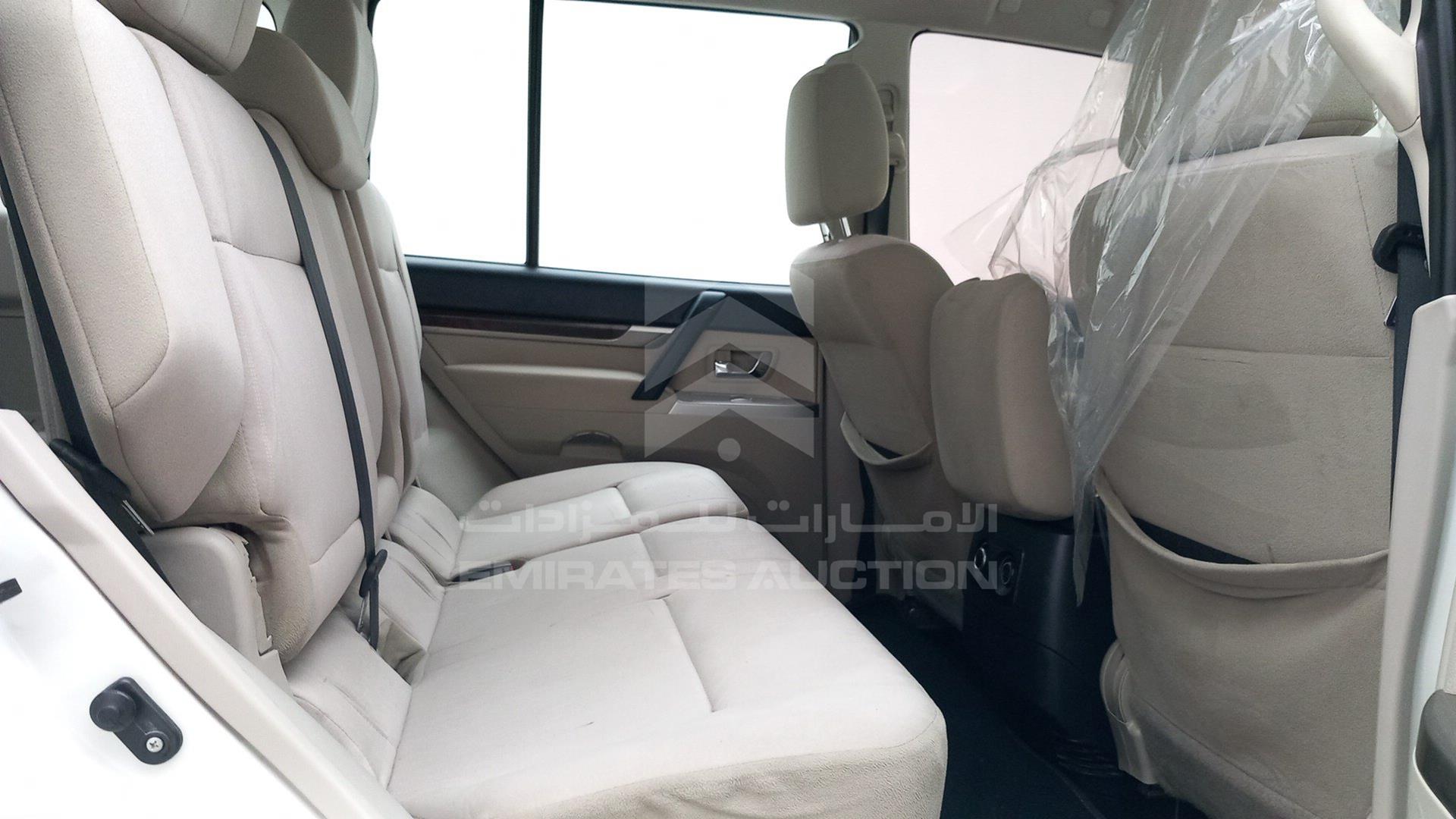 2014 MITSUBISHI PAJERO VIN: JMYLRV95WEJ707012
