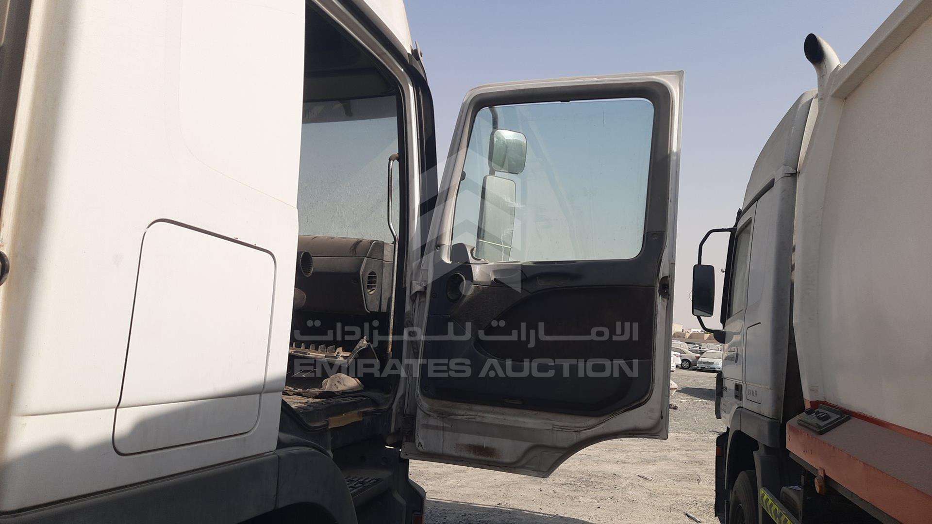 2007 MERCEDES ACTROS VIN: WDAKHCAA77L185234