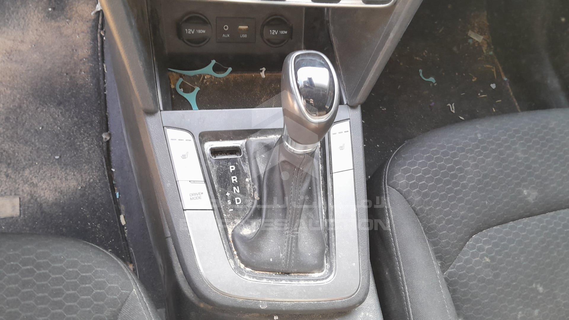 2019 HYUNDAI ELANTRA VIN: KMHD84LF7KU886035