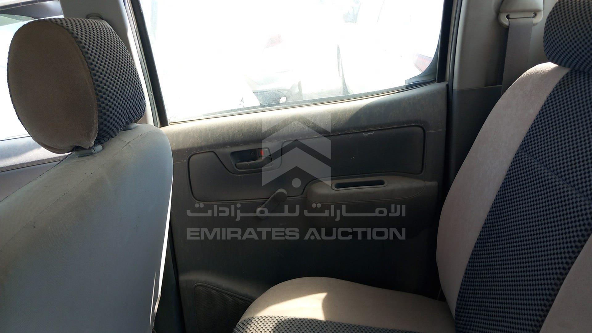 2008 TOYOTA HILUX VIN: MR0EX12G182307468