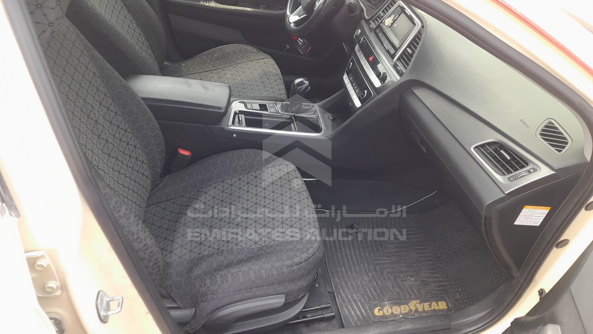 2019 HYUNDAI SONATA VIN: KMHE24130KA092946