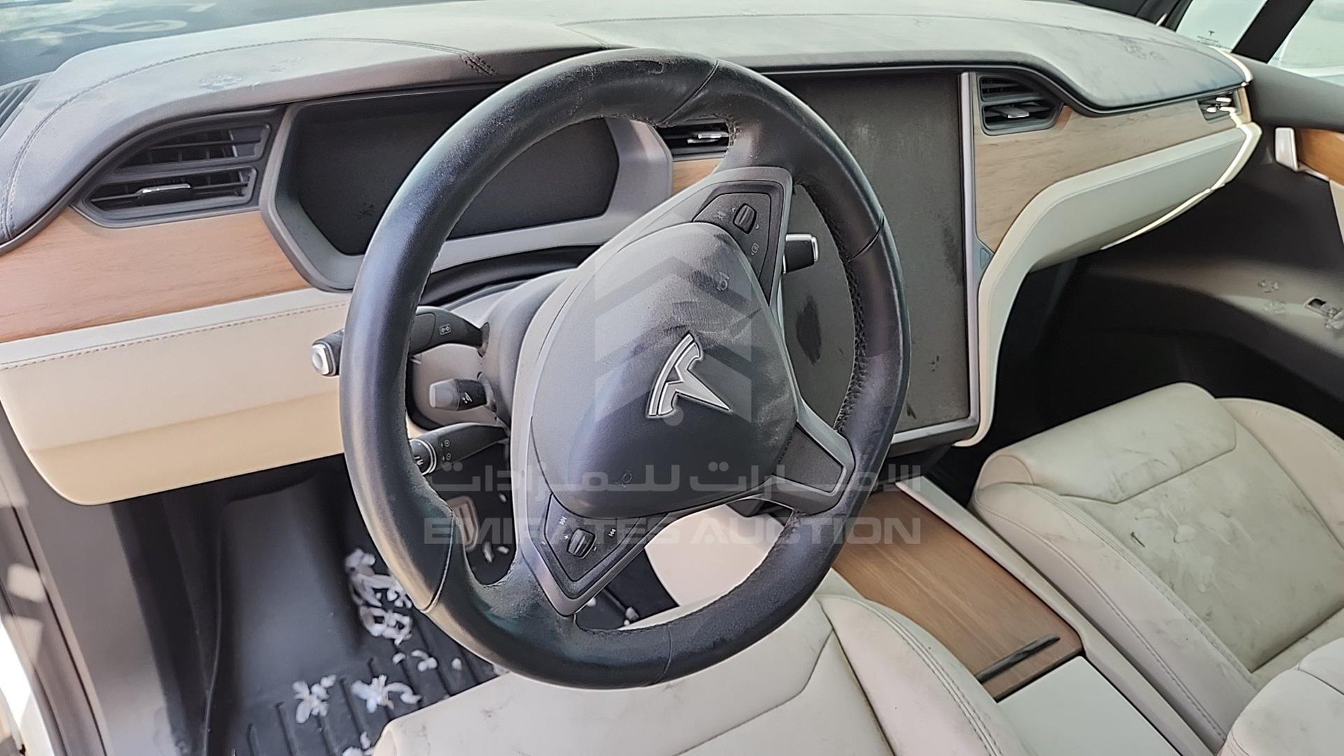 2020 TESLA MODEL X VIN: 5YJXCCE27LF216354