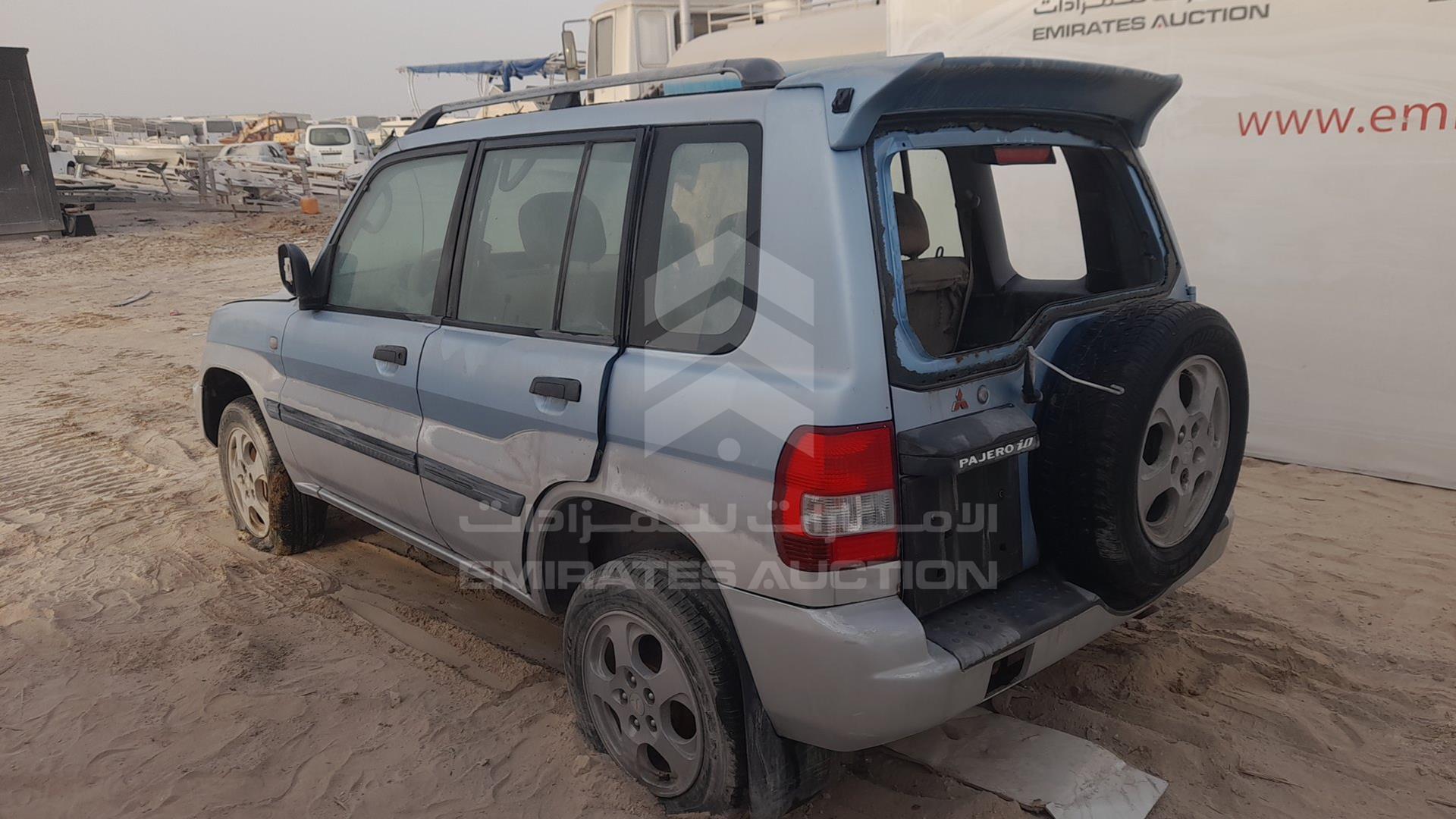 2003 MITSUBISHI PAJERO VIN: JMYLRH77W3Z704284