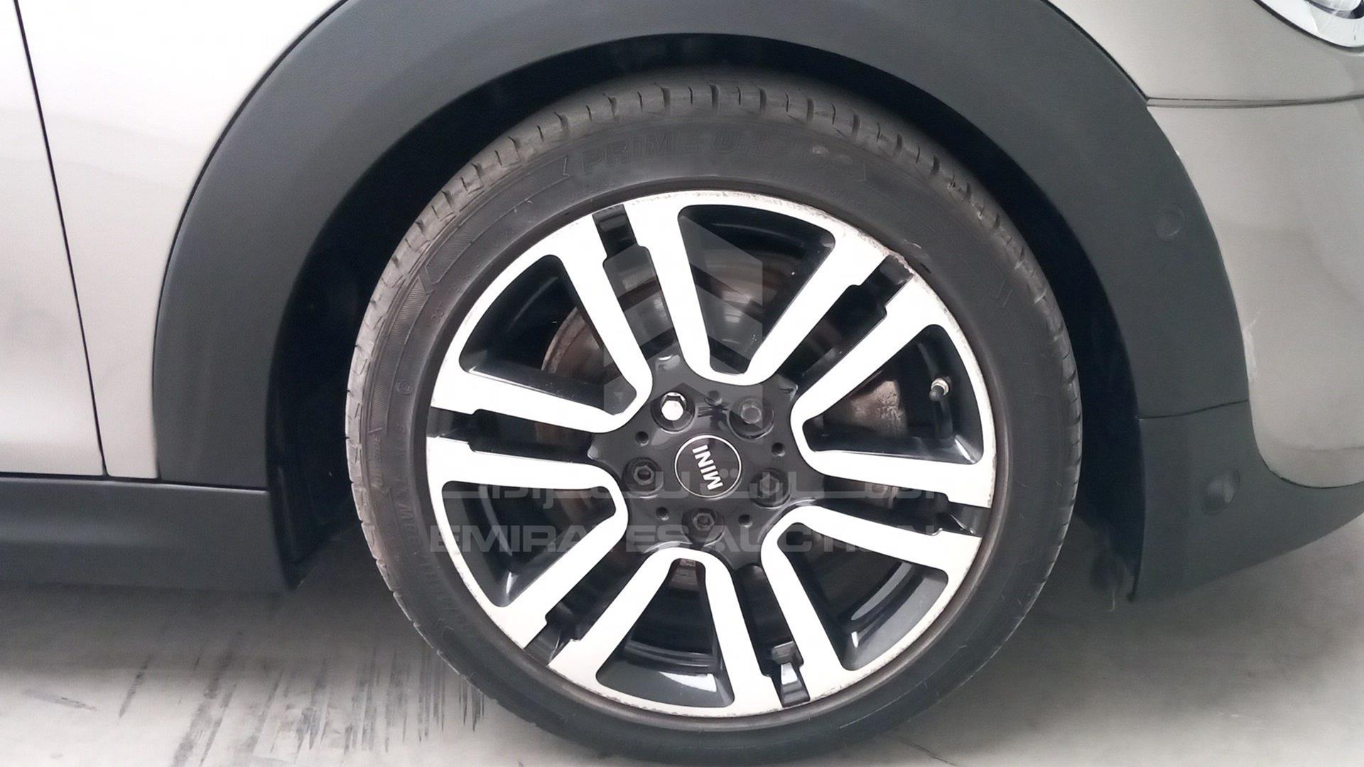 2020 MINI COOPER S VIN: WMWXR5A0XLTR82894