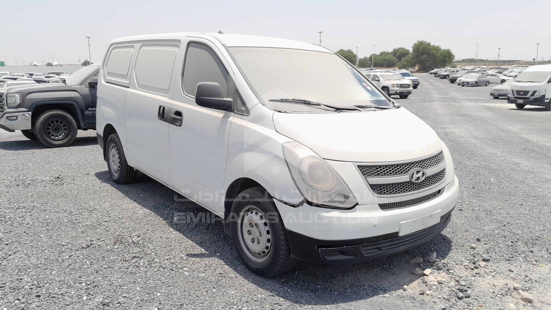 2010 HYUNDAI H1 VIN: KMHWG81R4AU226372