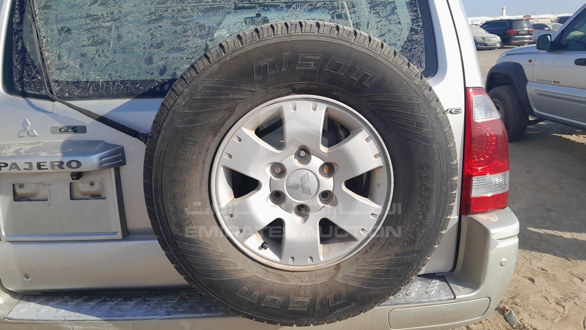 2007 MITSUBISHI PAJERO VIN: JMYLRV73W7J704401