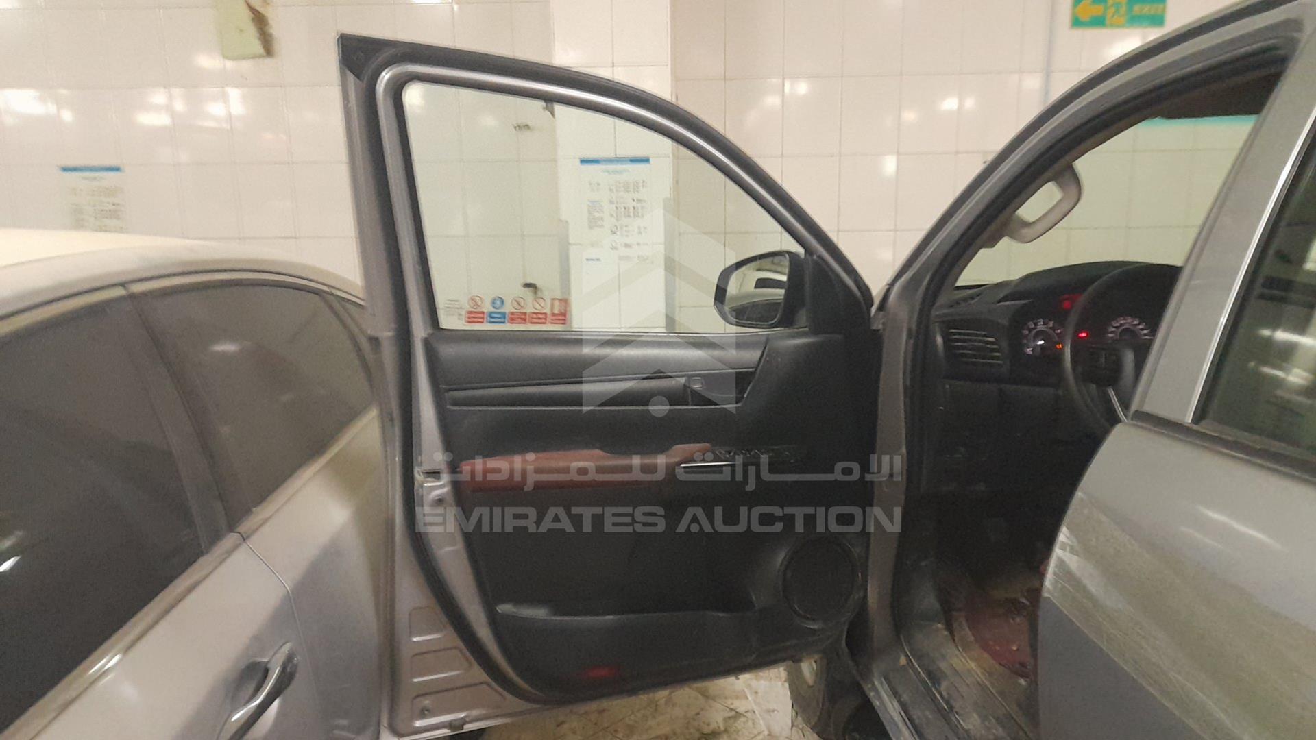 2017 TOYOTA HILUX VIN: MR0DX8CD1H0400317