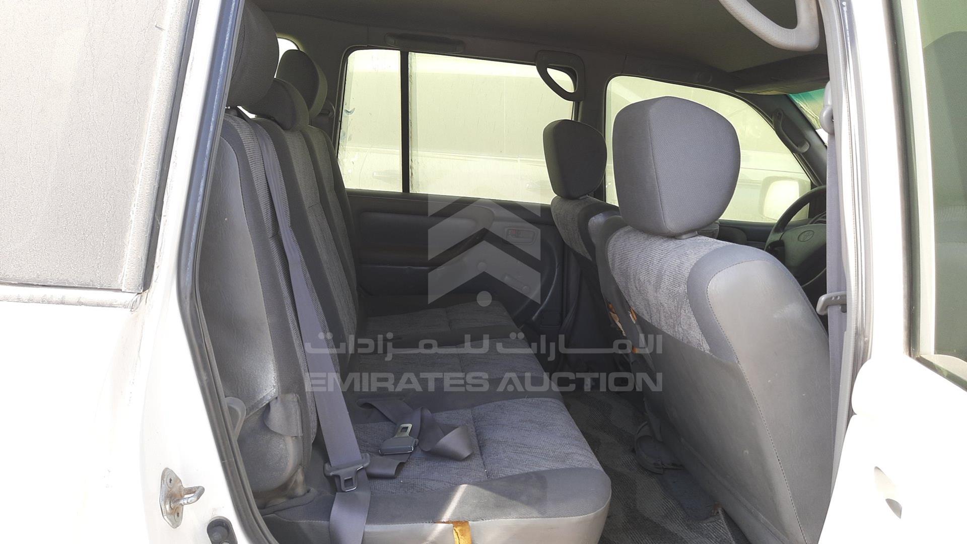 2001 TOYOTA LAND CRUISER VIN: JTGHJ01J313000908