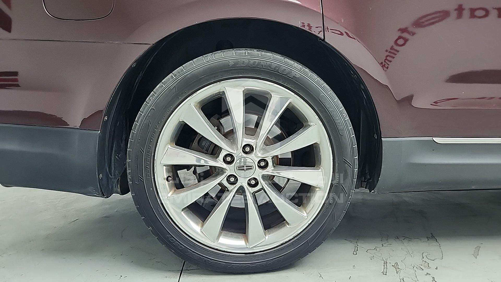 2011 LINCOLN MKT VIN: 2LMHJ5AT8BBJ52048