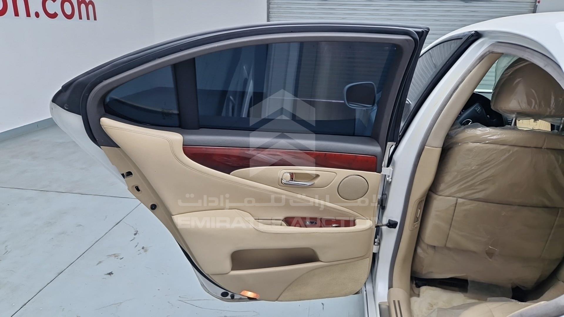 2009 LEXUS LS 460 VIN: JTHBL46F195089501