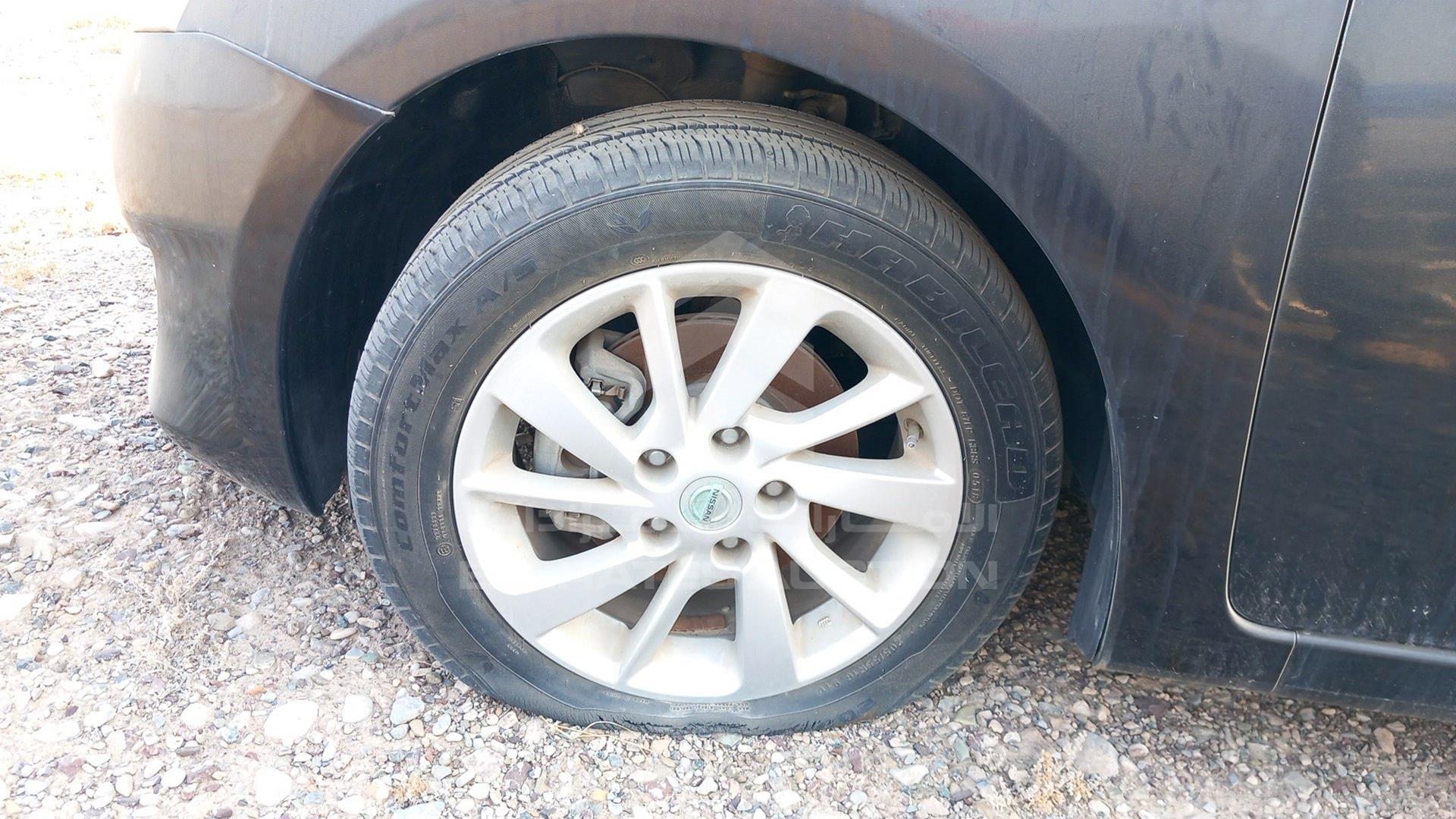 2015 NISSAN TIIDA VIN: MNTBC2C94F6006632