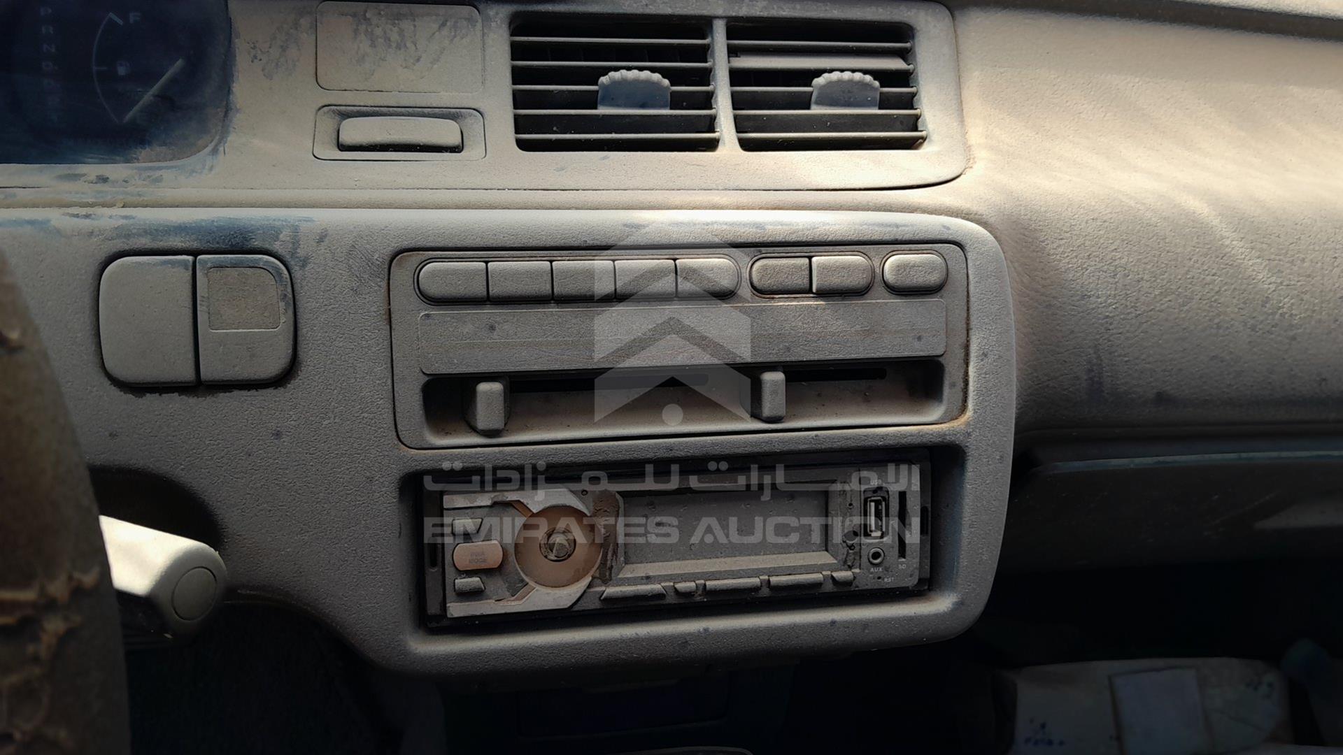 0 HONDA CIVIC VIN: 1HGEG8644SL023357