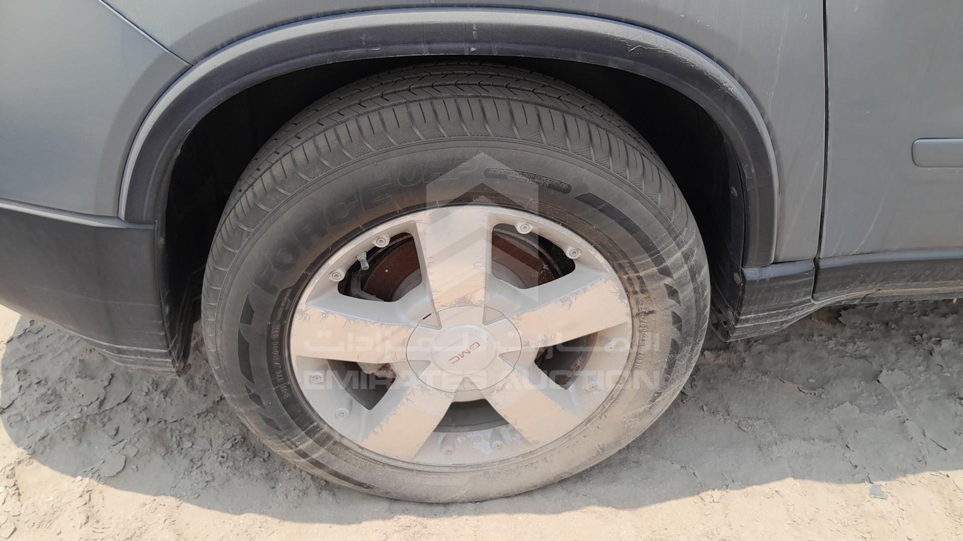 2008 GMC ACADIA VIN: 1GKEV33768J275979