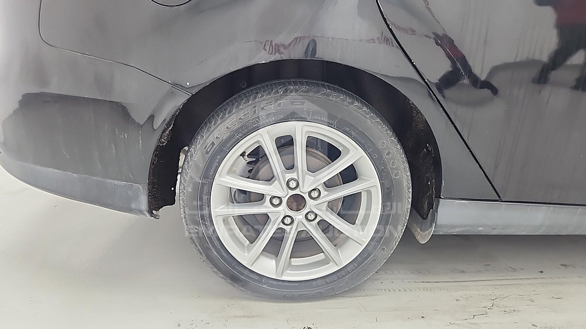 2018 FORD FOCUS VIN: 1FADP3F28JL310619