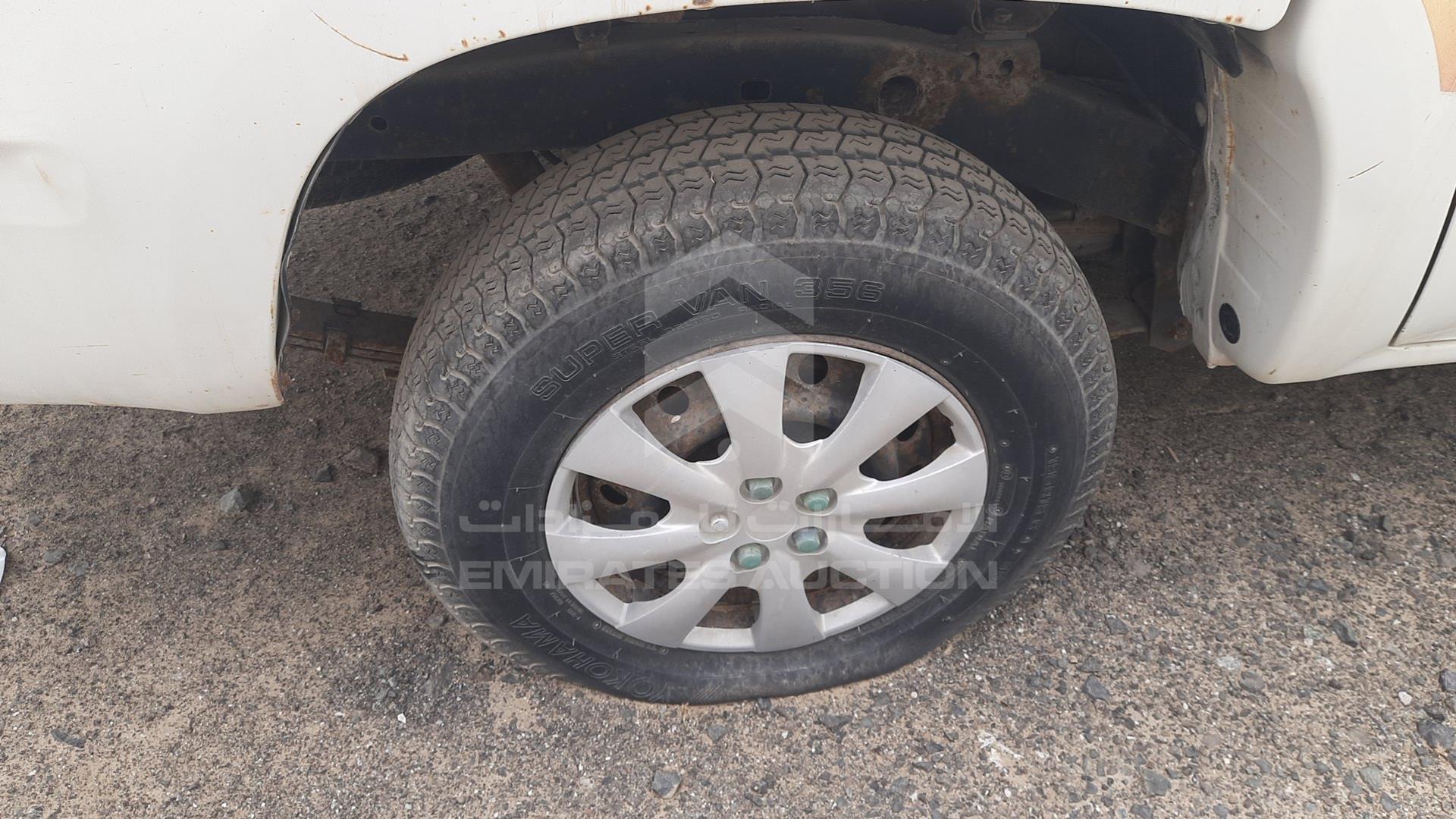 2004 TOYOTA HILUX VIN: JTFEM426740137615