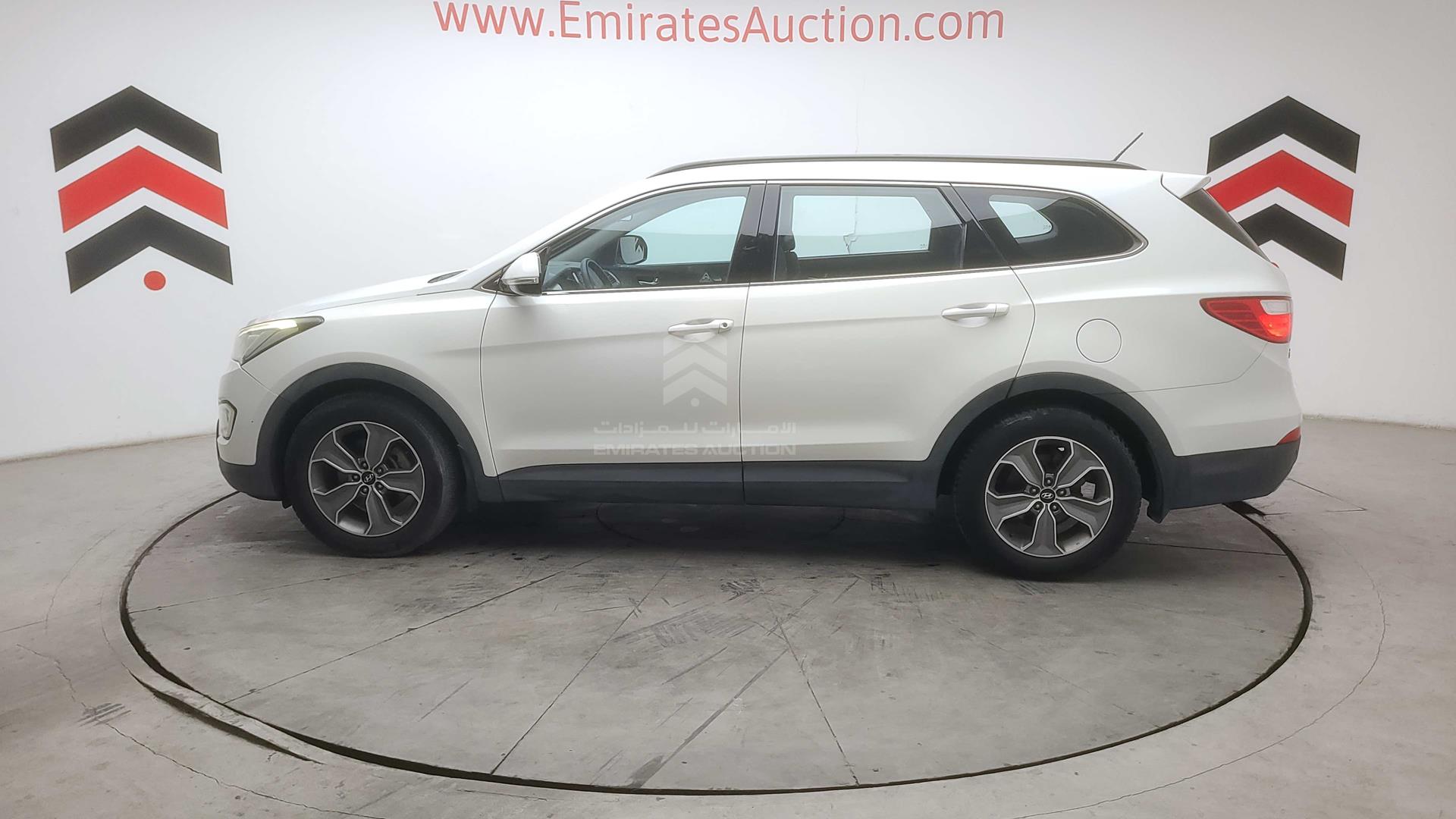 2014 HYUNDAI SANTA FE VIN: KMHSM81E6EU050192