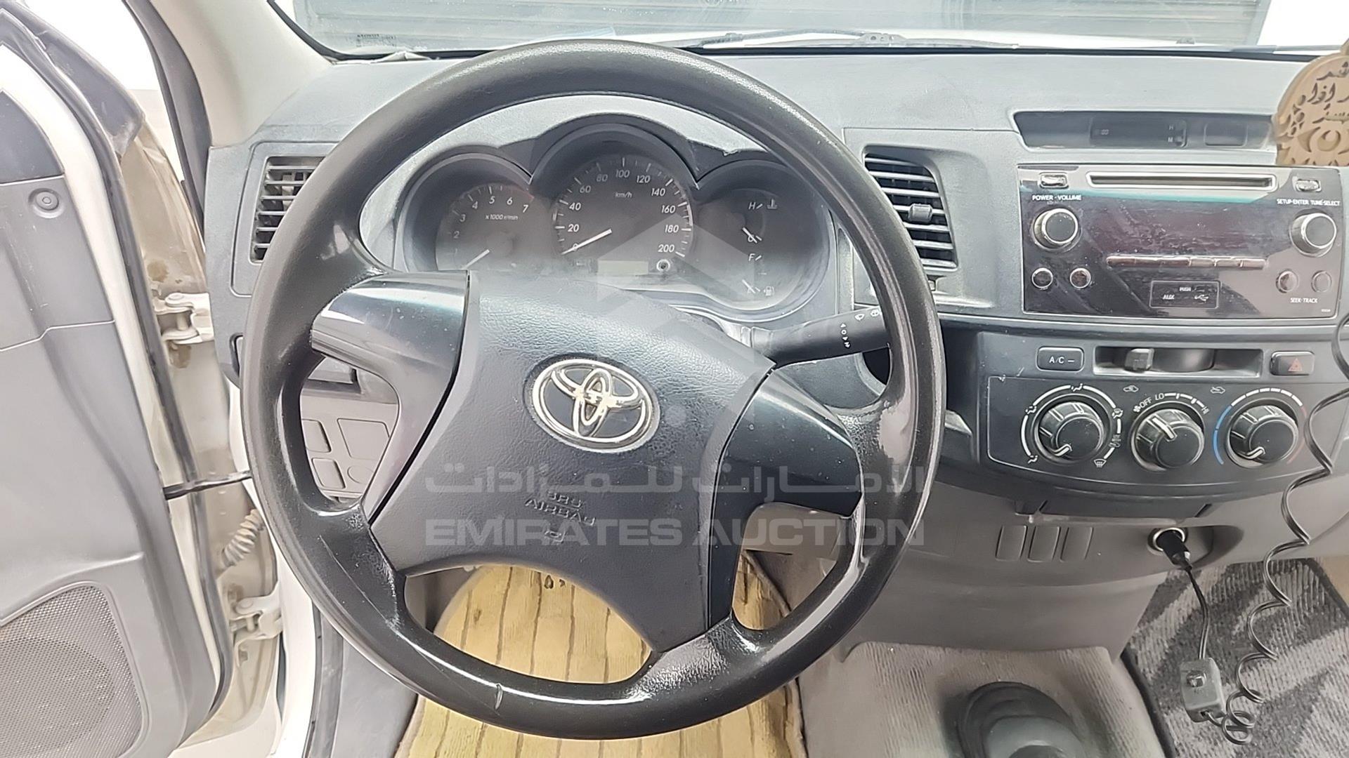 2015 TOYOTA HILUX VIN: MR0EX12G8F2357748