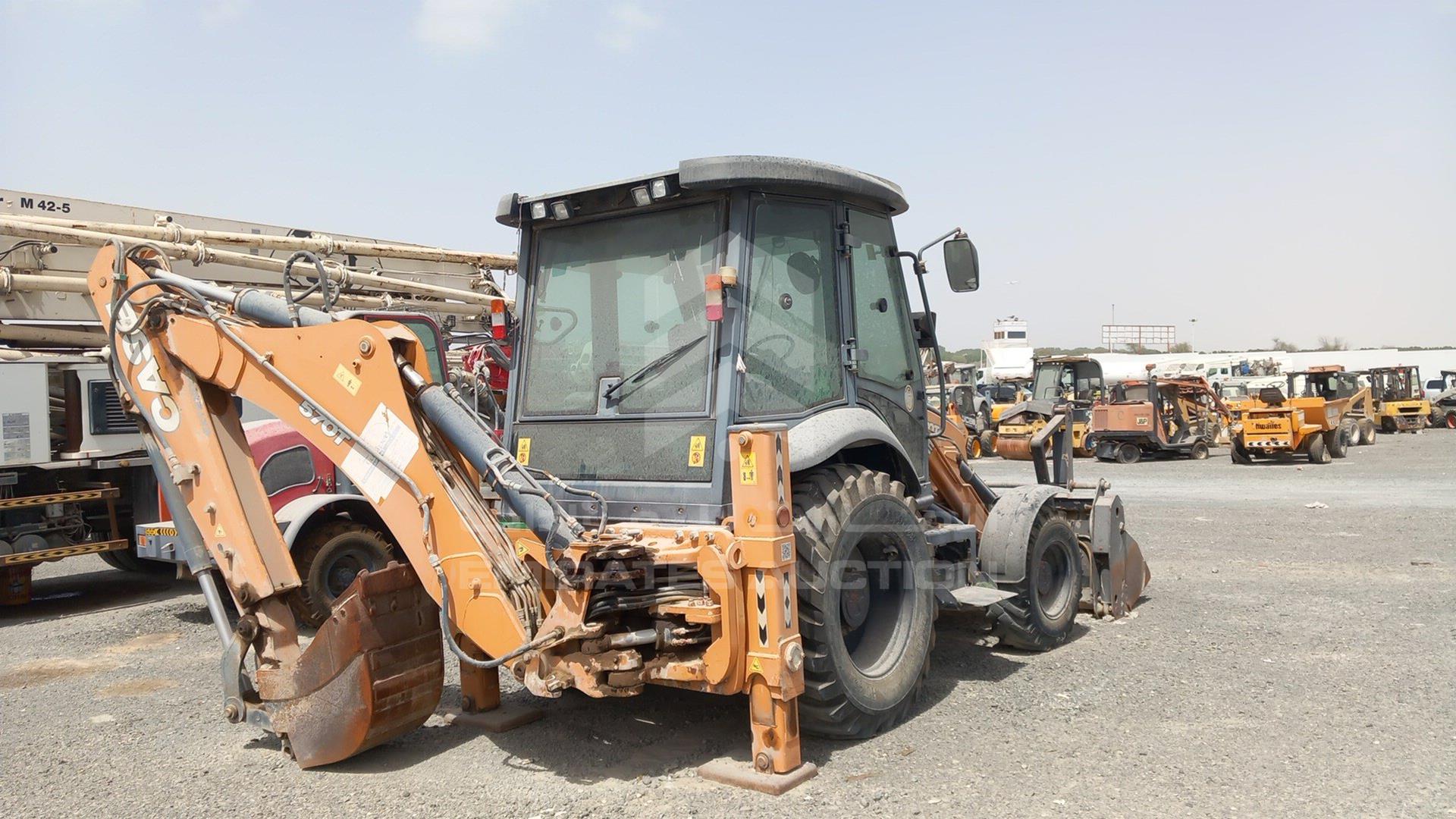 2020 CASE 570 T VIN: NKJ0570TCKKH02370