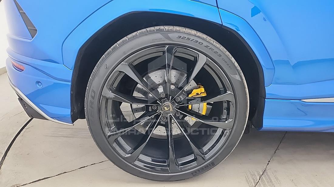 2021 Lamborghini Urus — Rear Right Tyre — Photo 37