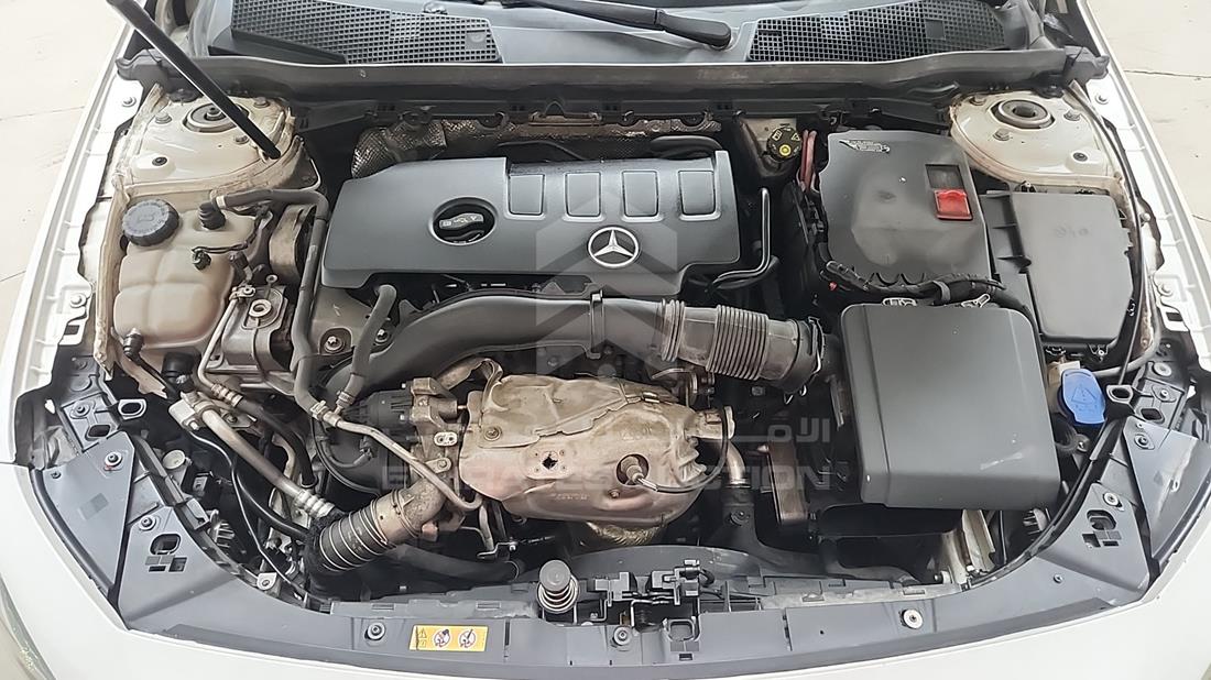 مرسيدس A220 2021 — خليج المحرك — صورة 32
