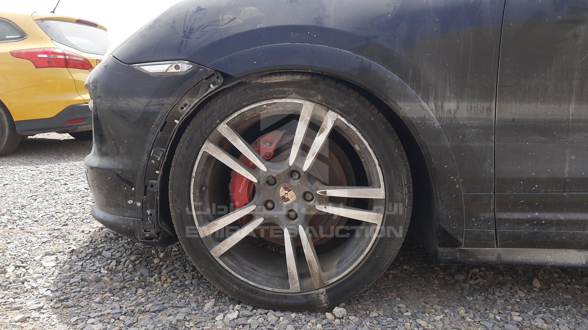 2014 PORSCHE CAYENNE GTS VIN: WP1ZZZ92ZELA70989