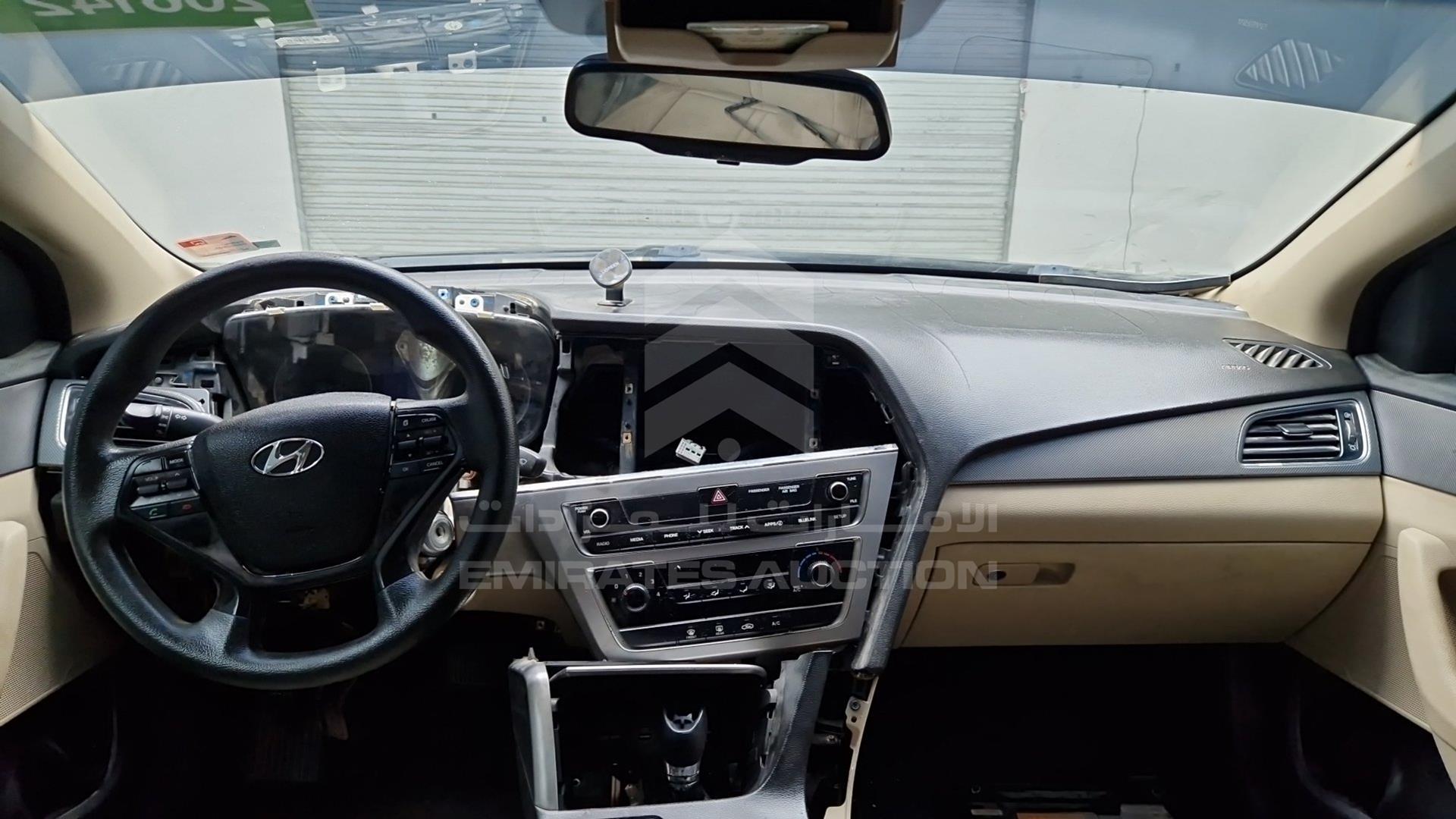 2016 HYUNDAI SONATA VIN: 5NPE24AF7GH273542