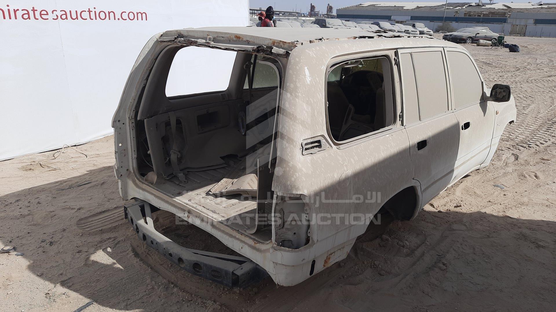 2000 TOYOTA LAND CRUISER VIN: JT3HJ09J2Y0032718