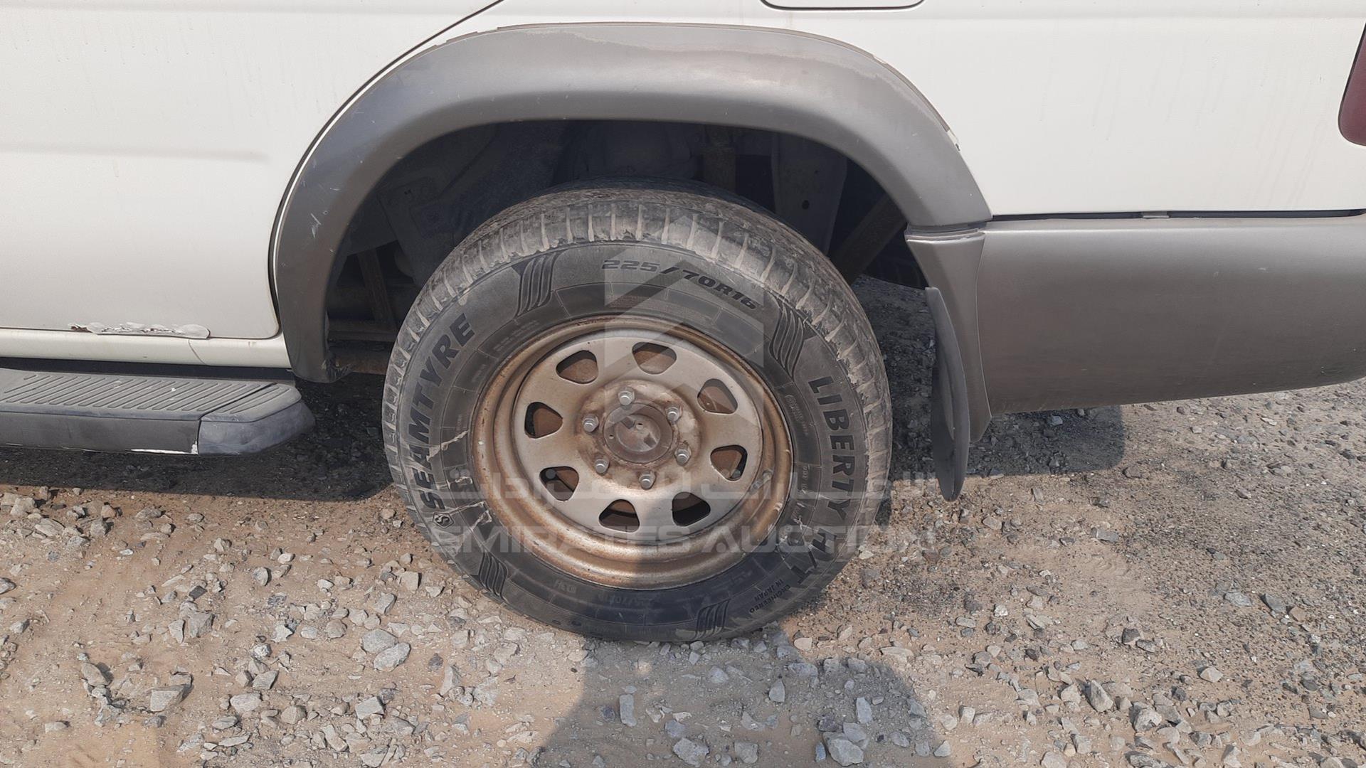 2002 NISSAN PATHFINDER VIN: JN8AR05Y52W520384