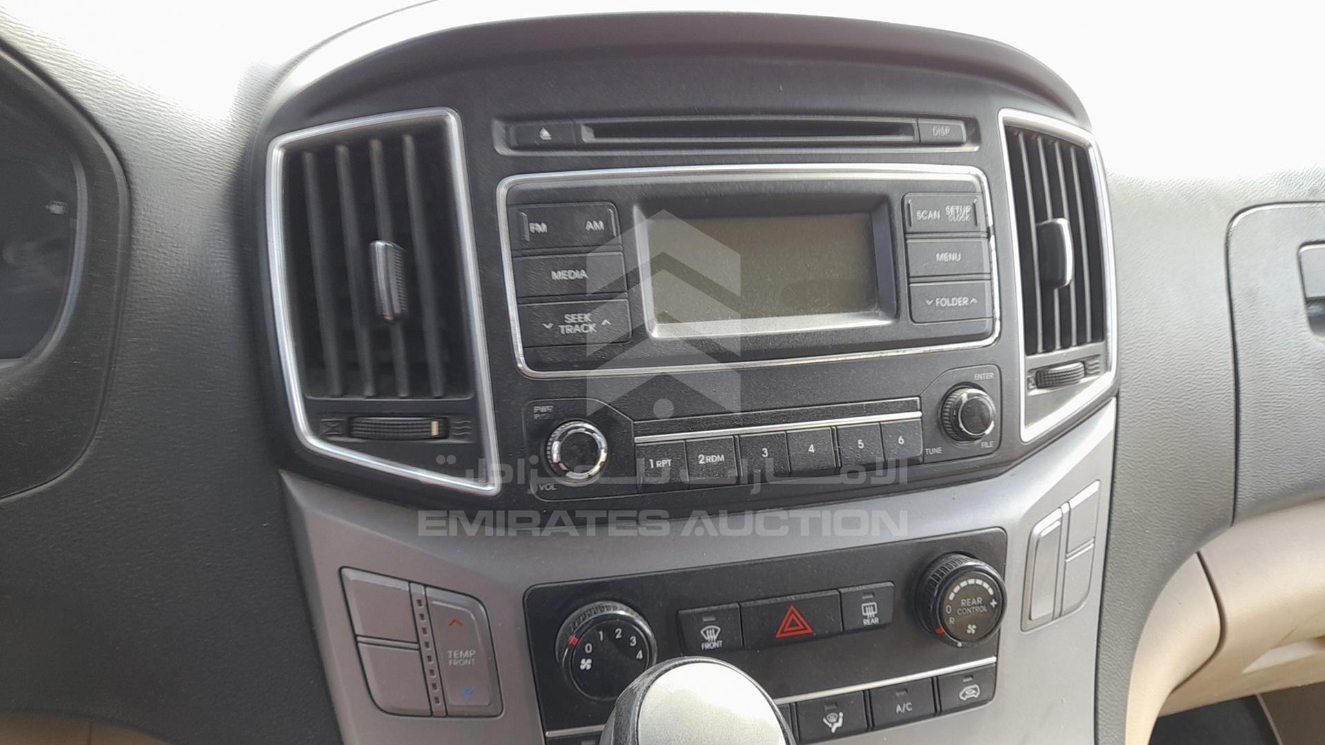 2016 HYUNDAI H1 VIN: KMJWA37R3GU801127