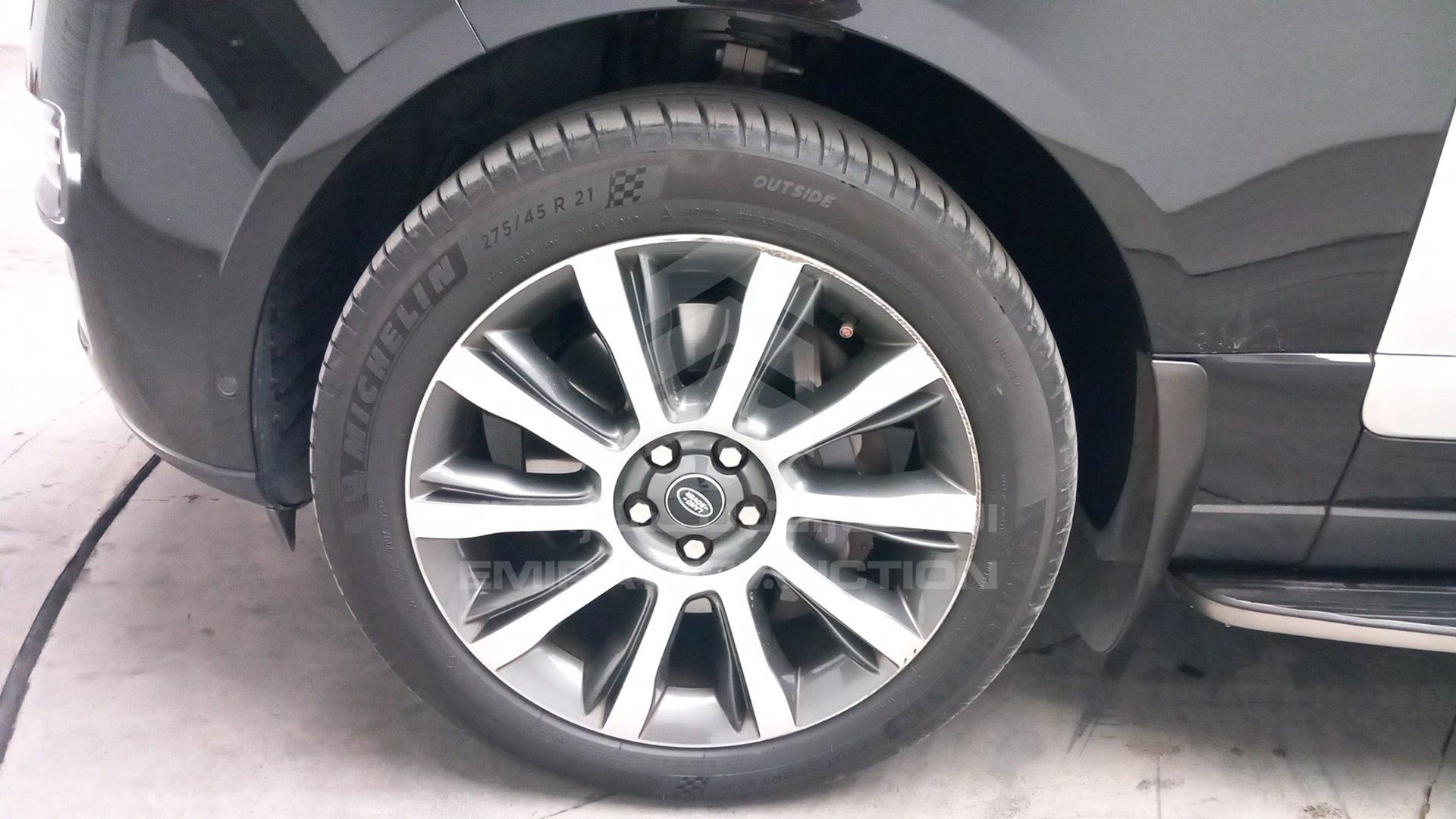 2015 RANGE ROVER VOGUE VIN: SALGA2EF5FA218872